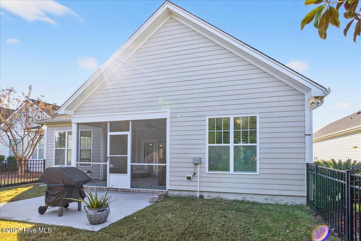 100541370 | Photo 42