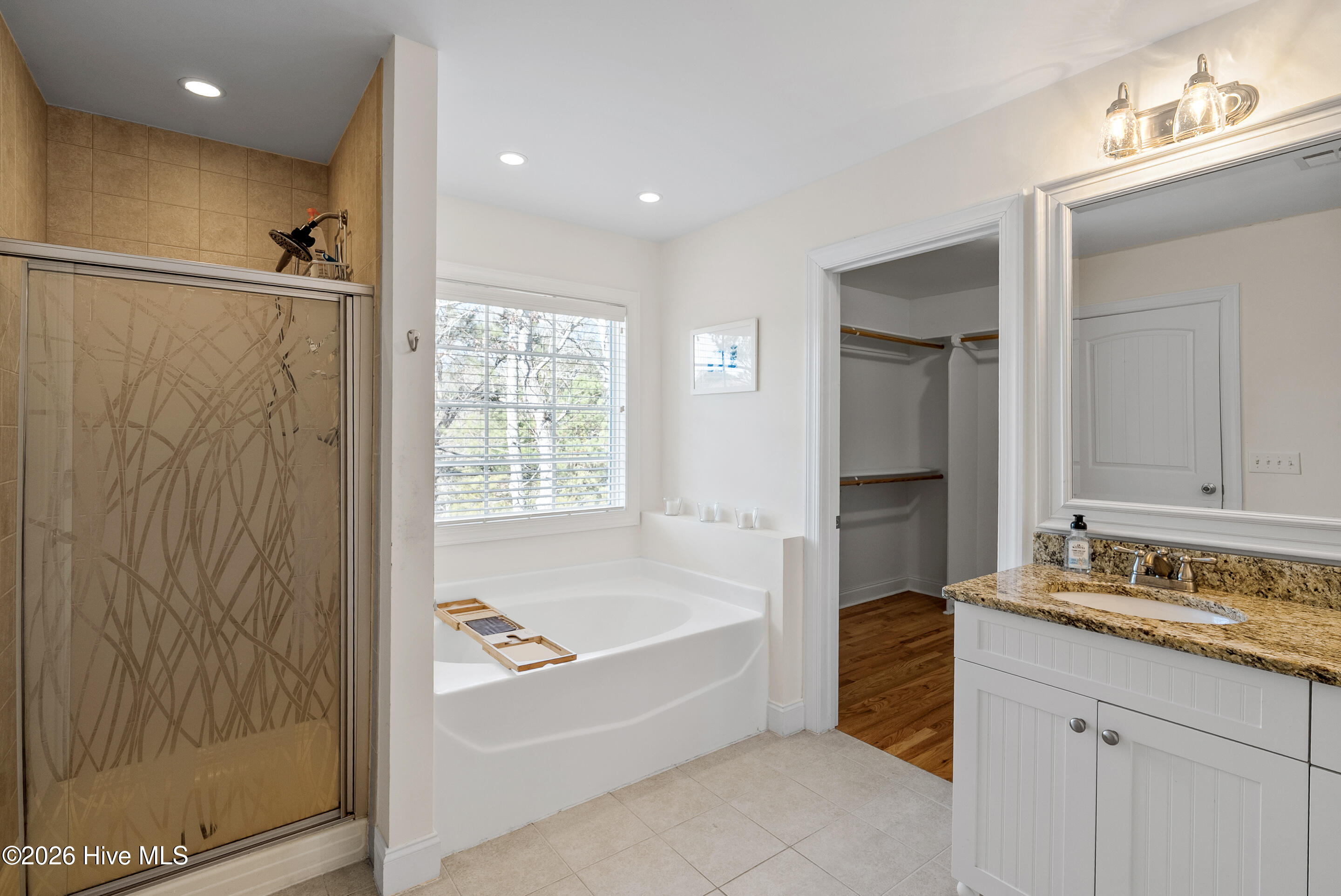 100520830 | Photo 113