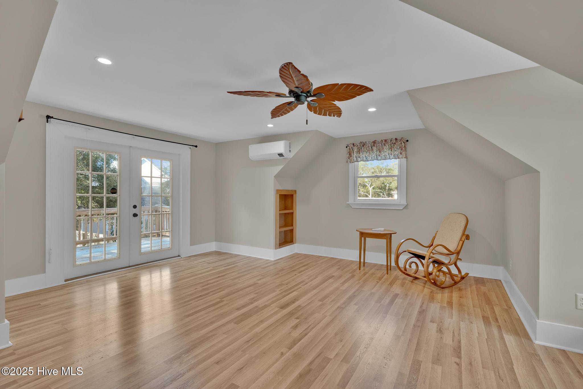 100541095 | Photo 36