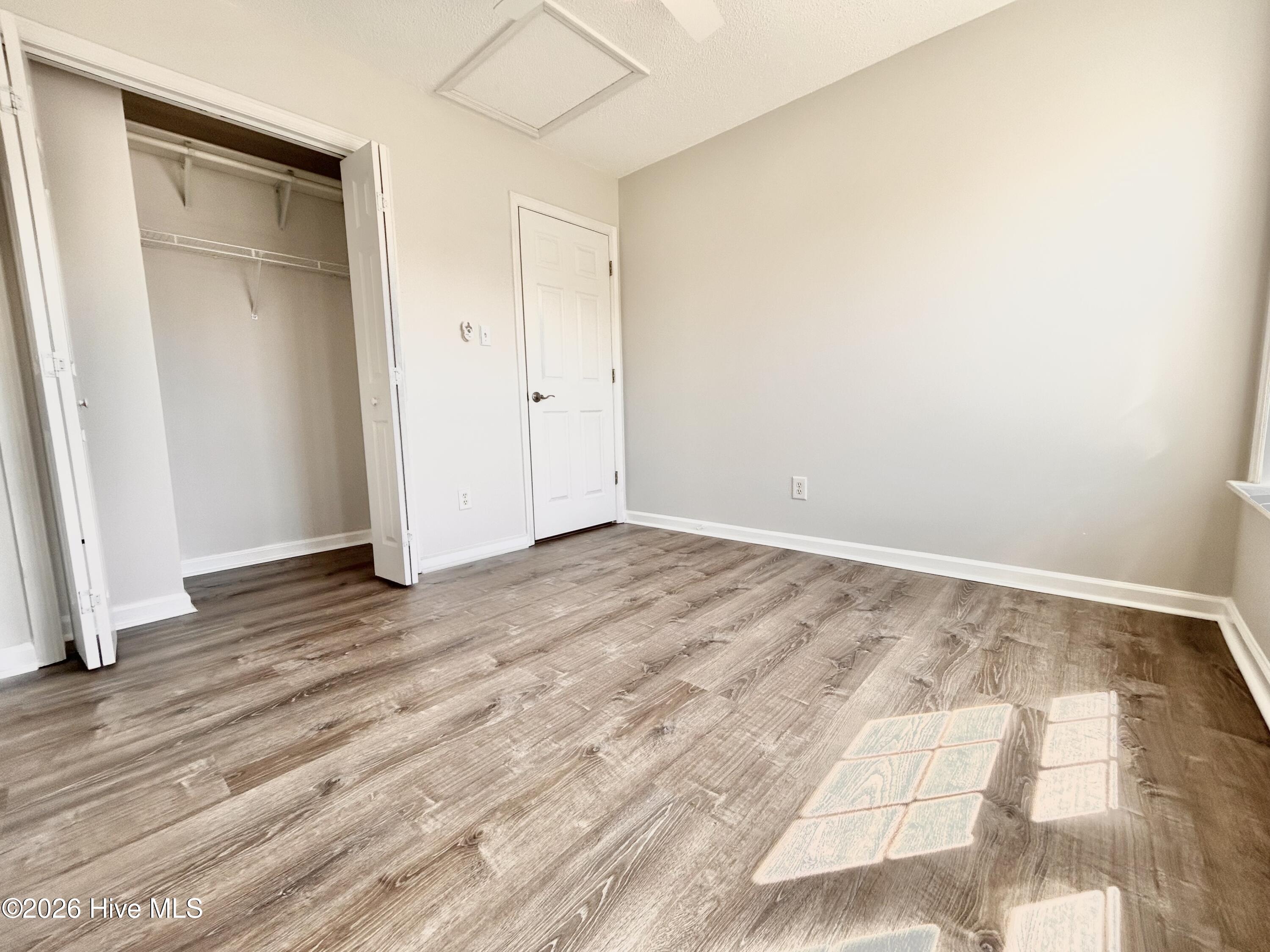 100564341 | Photo 40