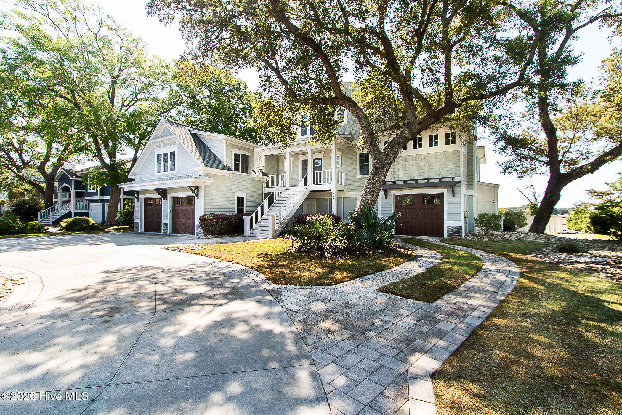 100568588 | Photo 88