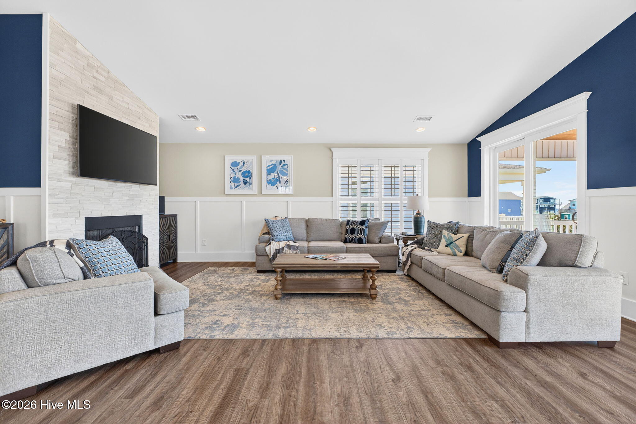 100554481 | Photo 16