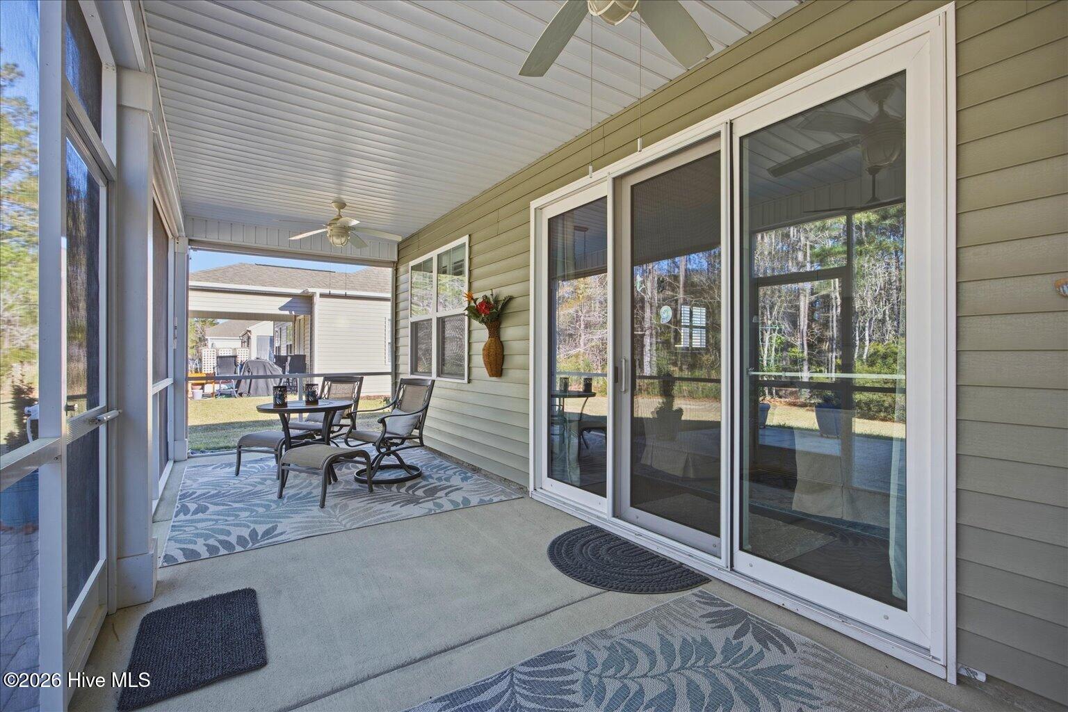 100561084 | Photo 31