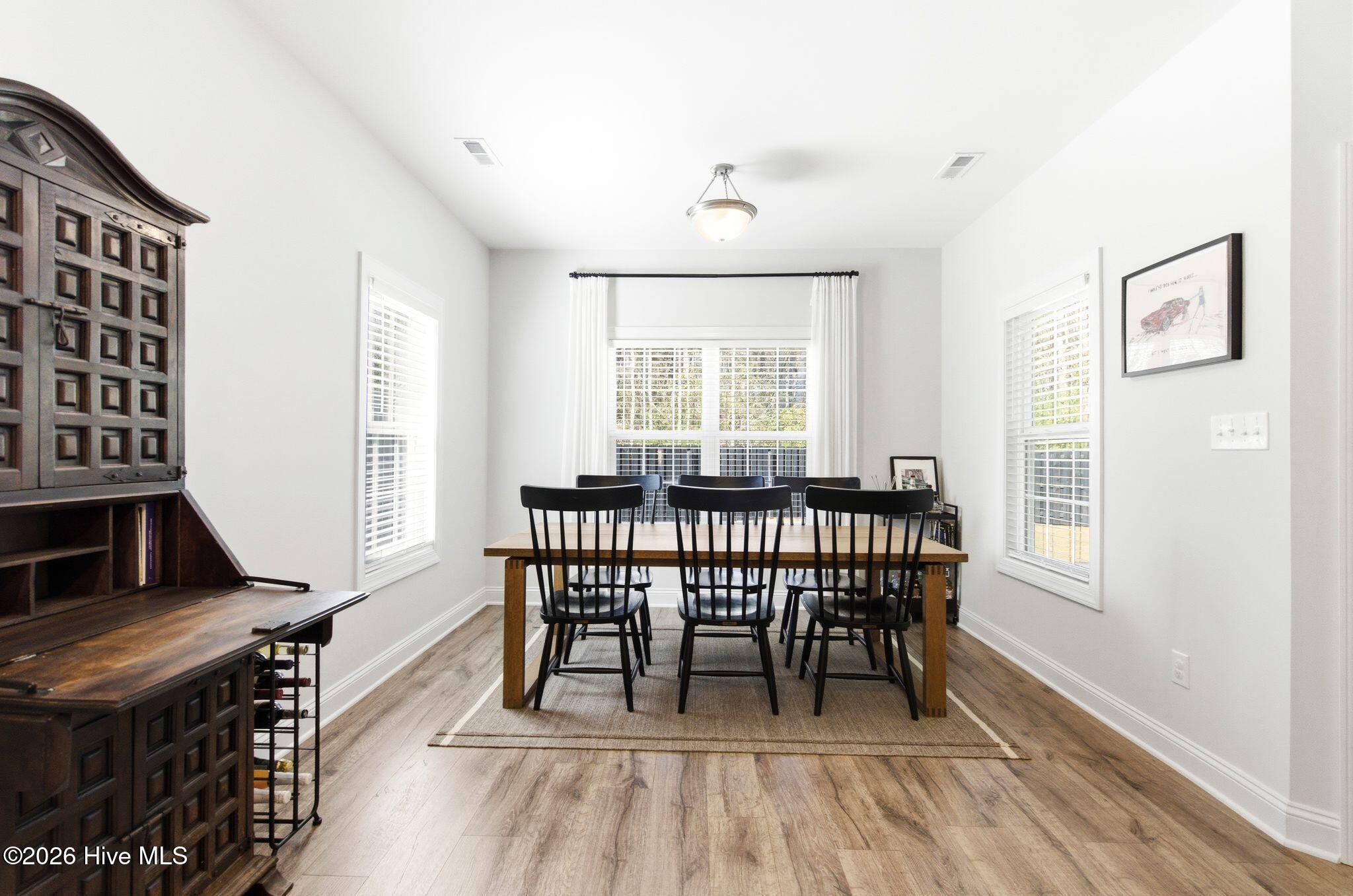 100563255 | Photo 21