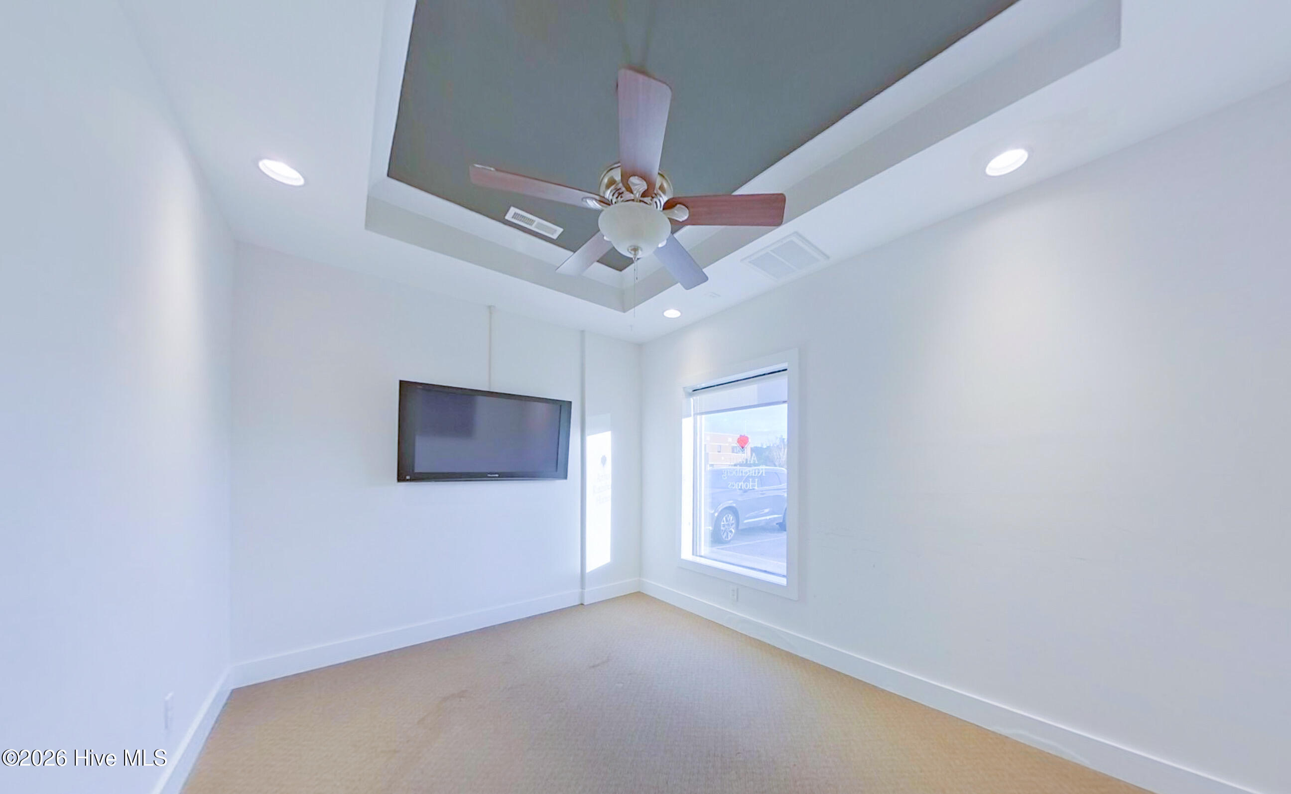 100545253 | Photo 10