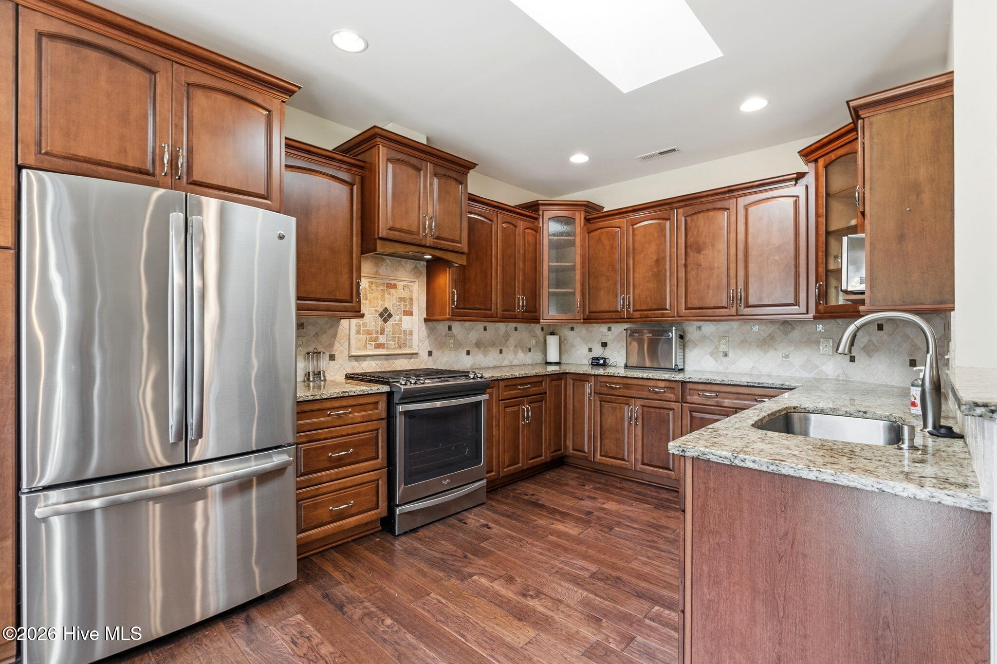 100560327 | Photo 12