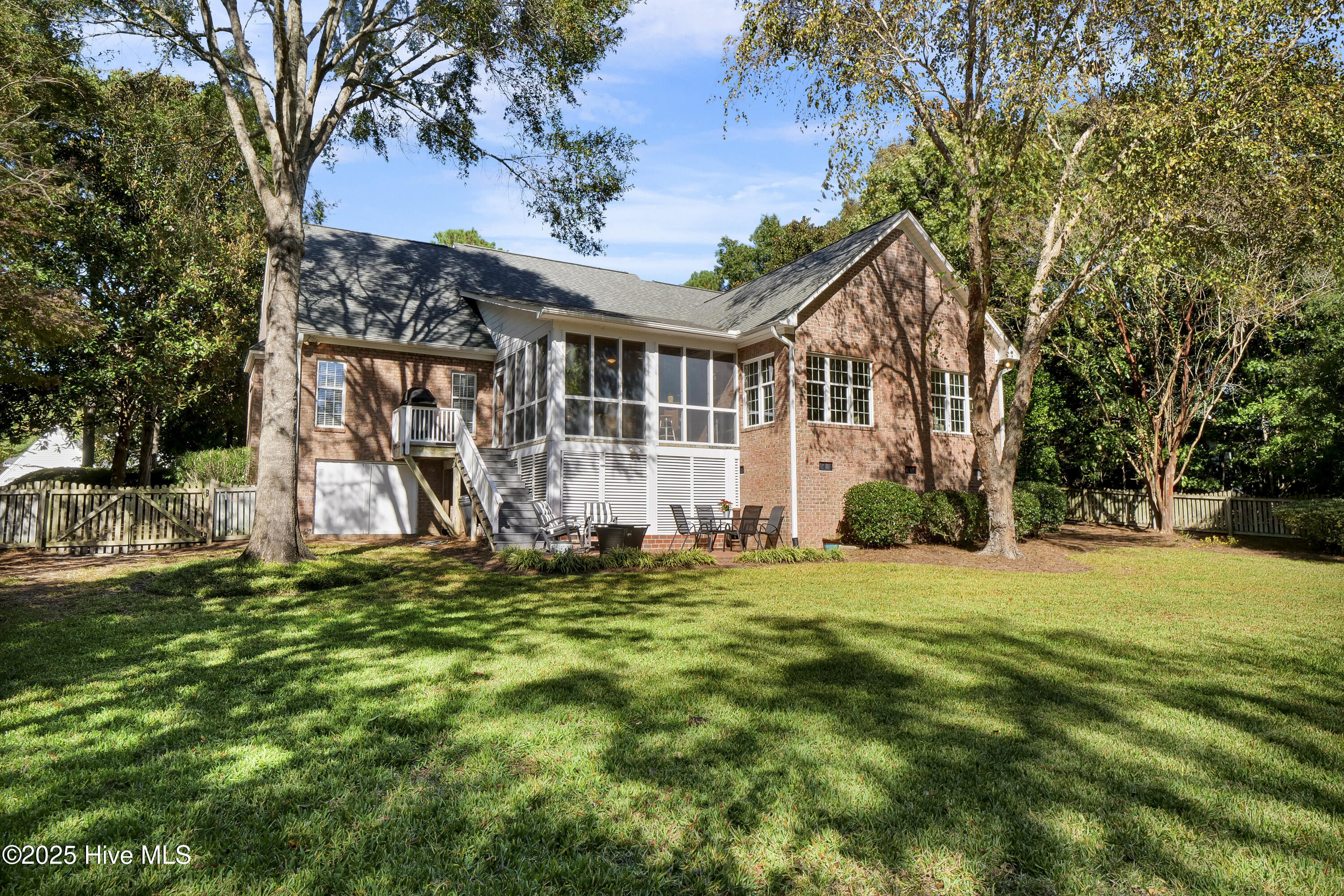 100539062 | Photo 50