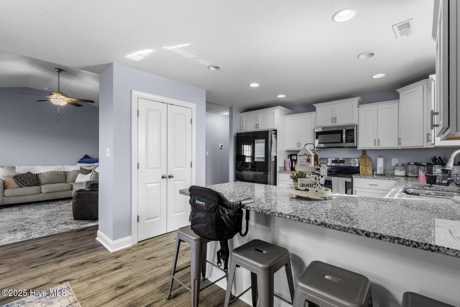 100546056 | Photo 11