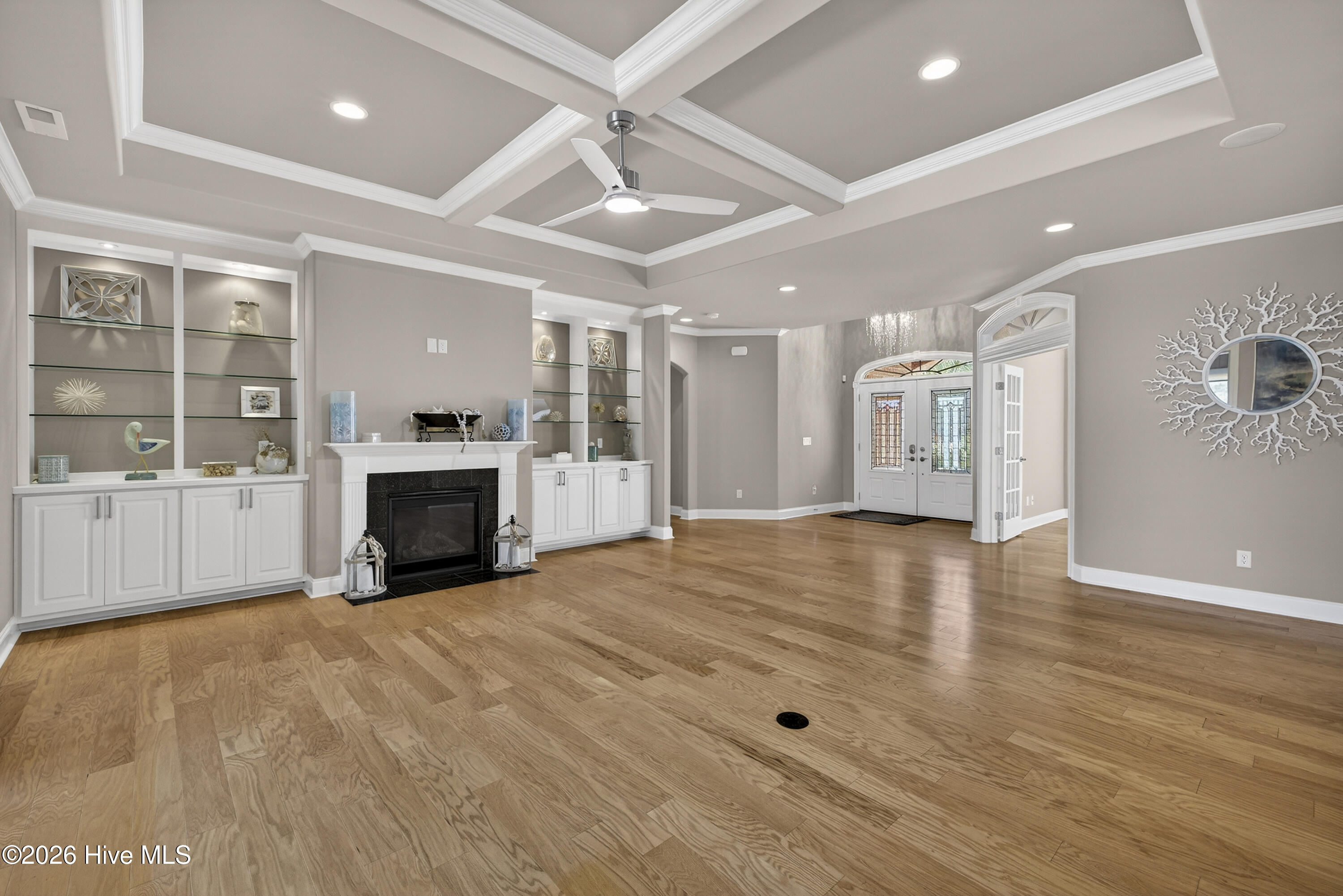 100562254 | Photo 11