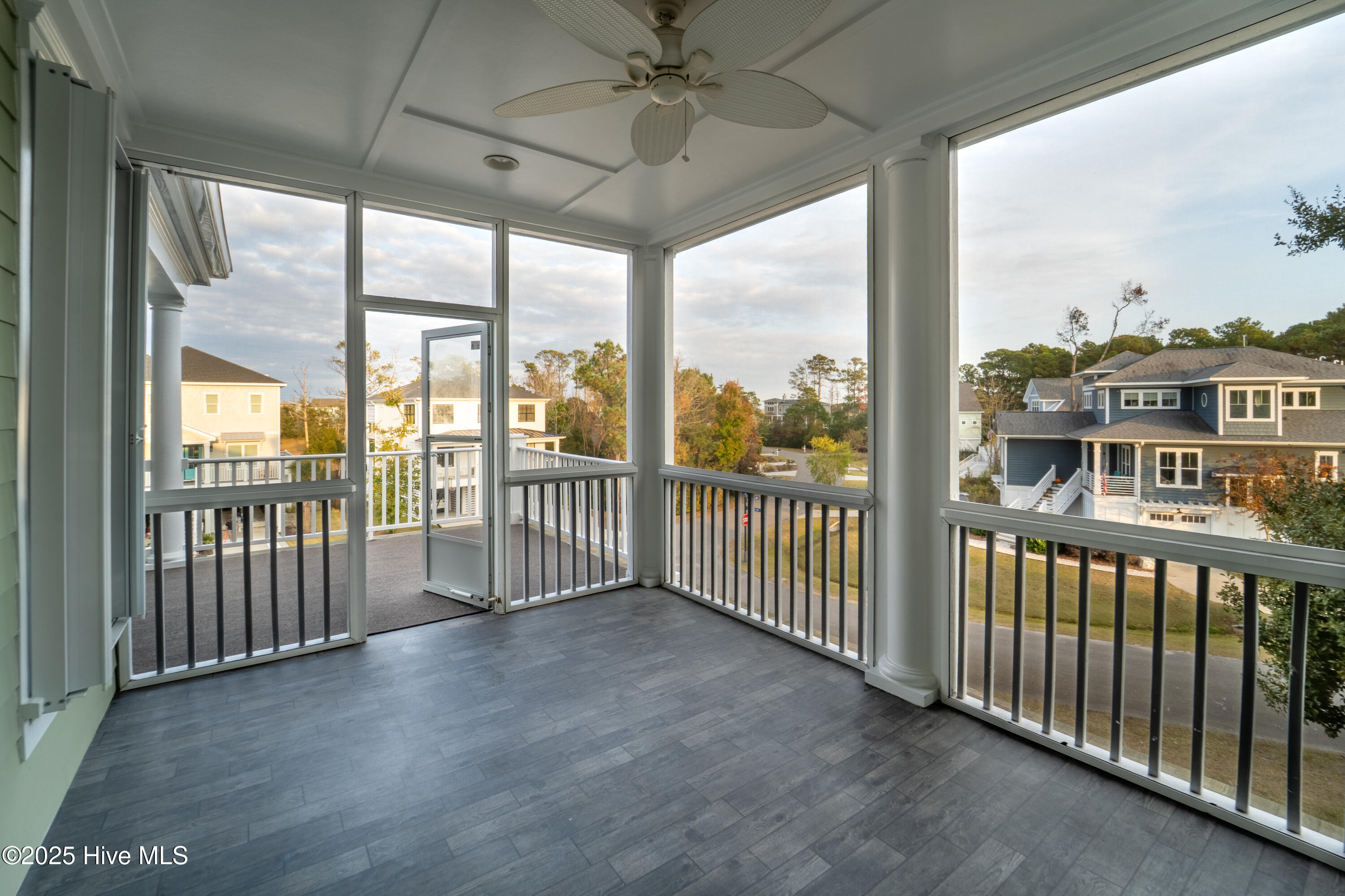 100544642 | Photo 59