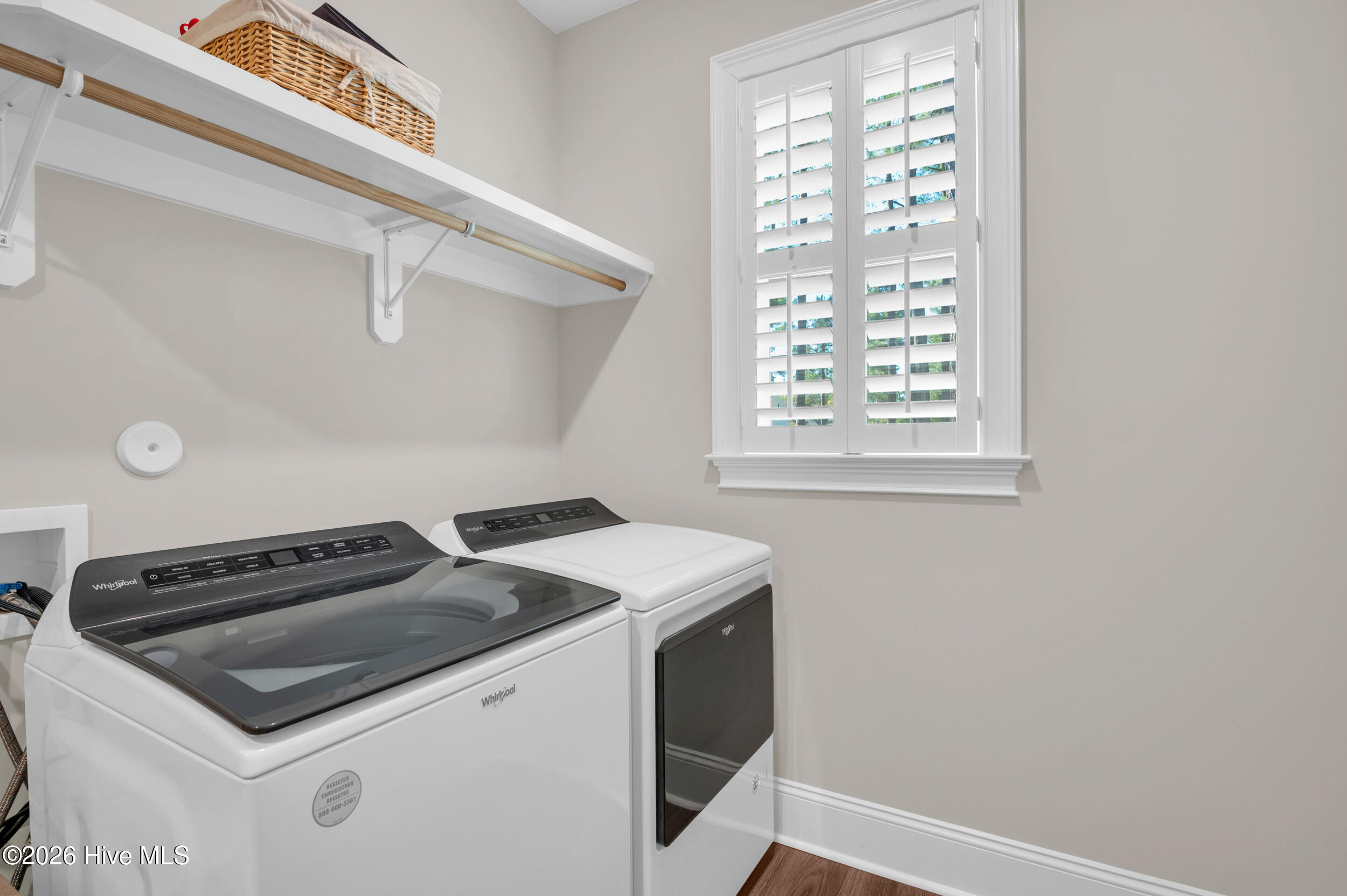 100545849 | Photo 28