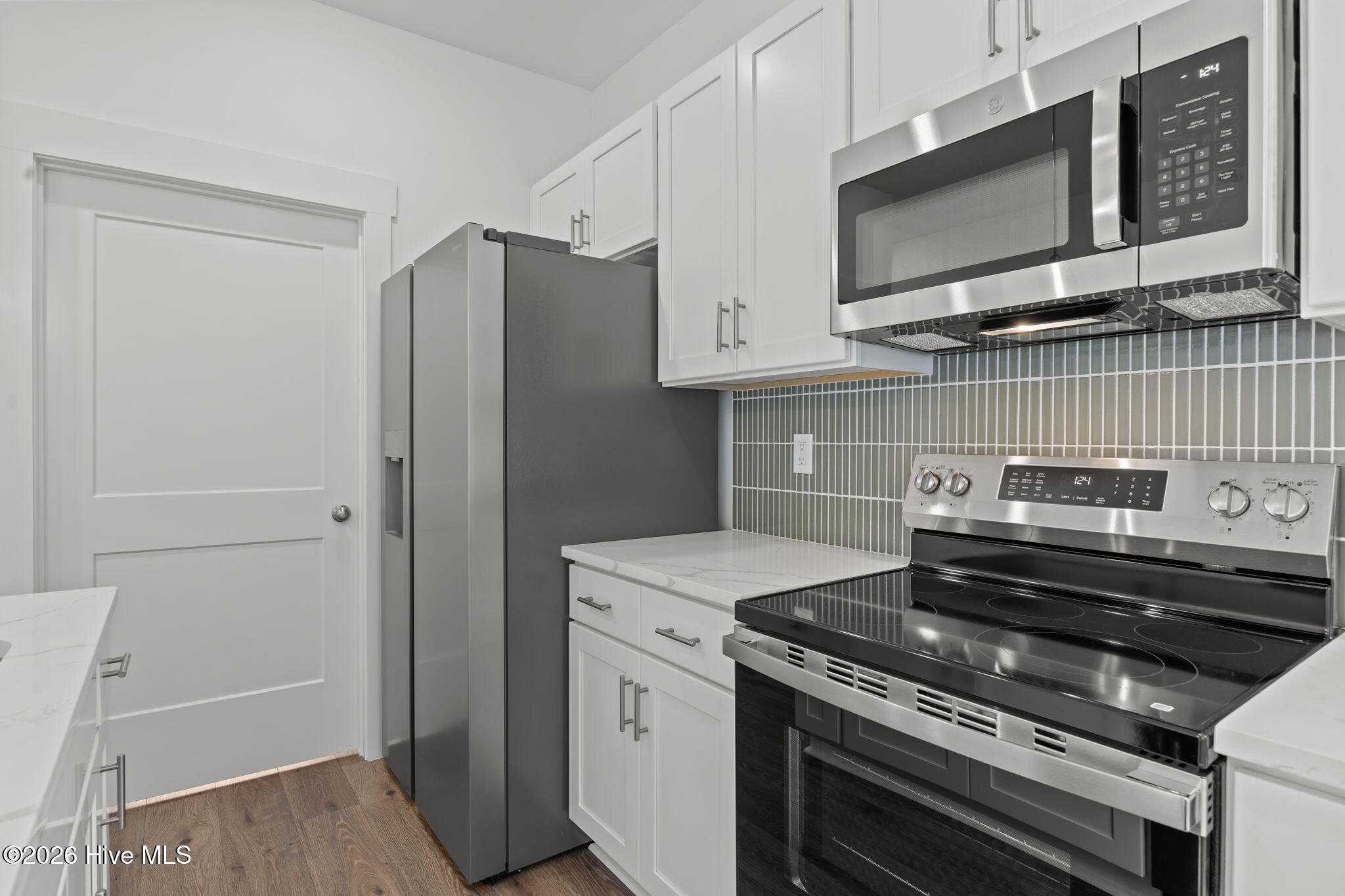 100555699 | Photo 11