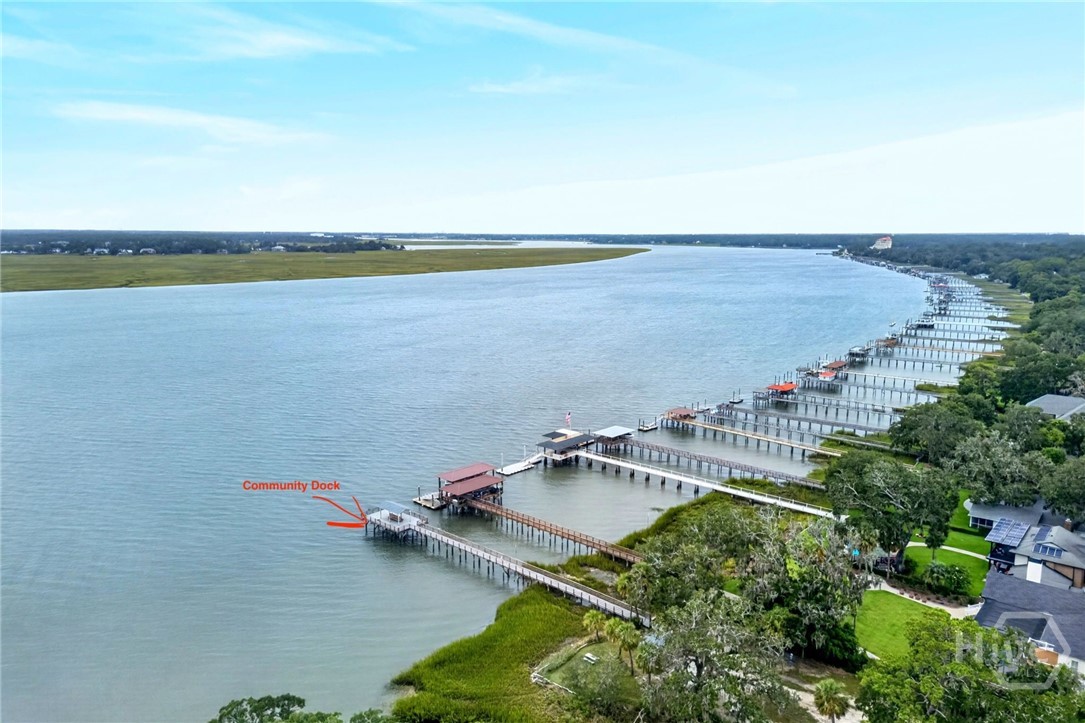 COMMUNITY DOCK