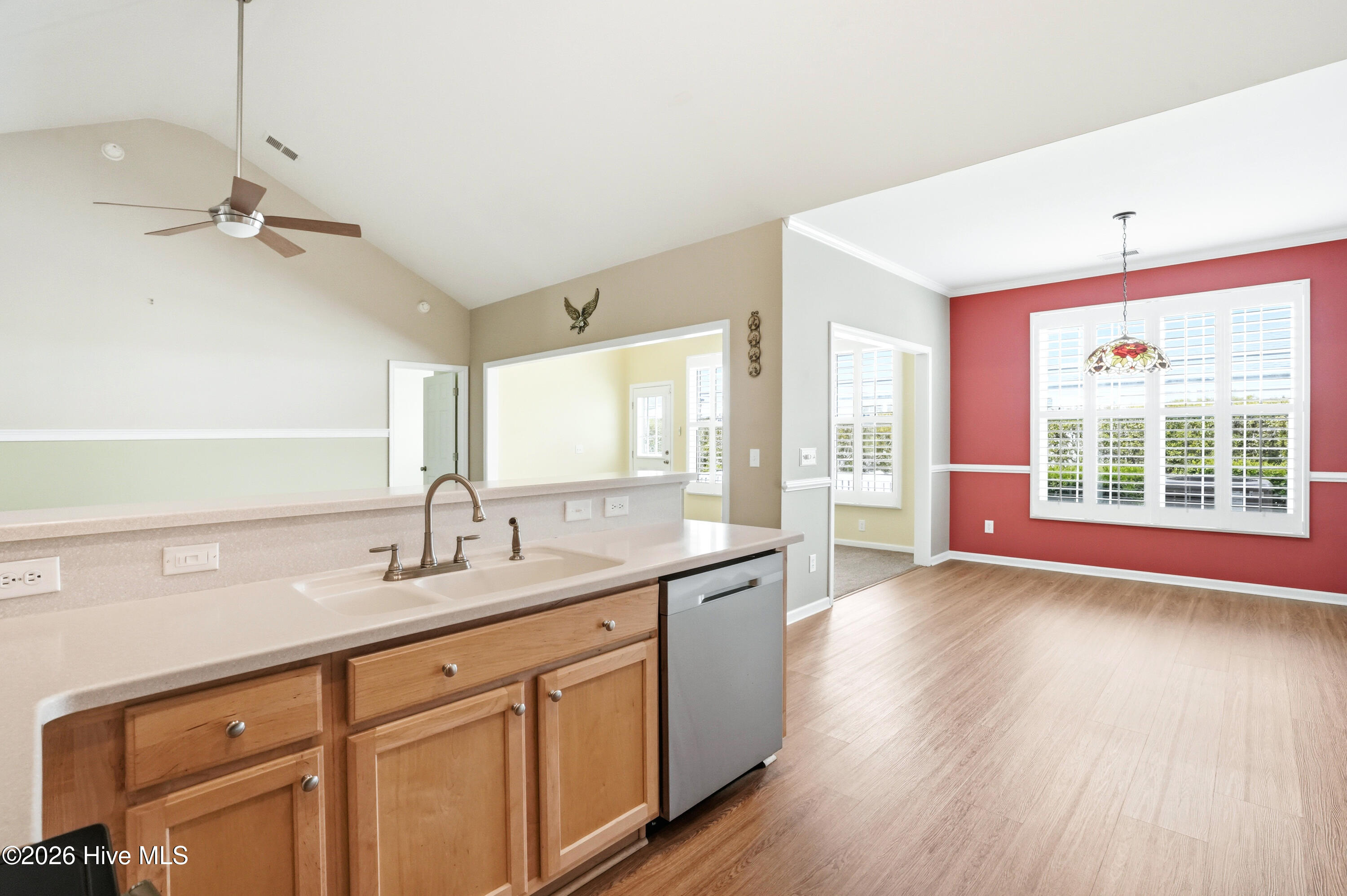 100564881 | Photo 22