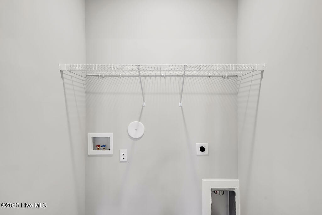 100565667 | Photo 14