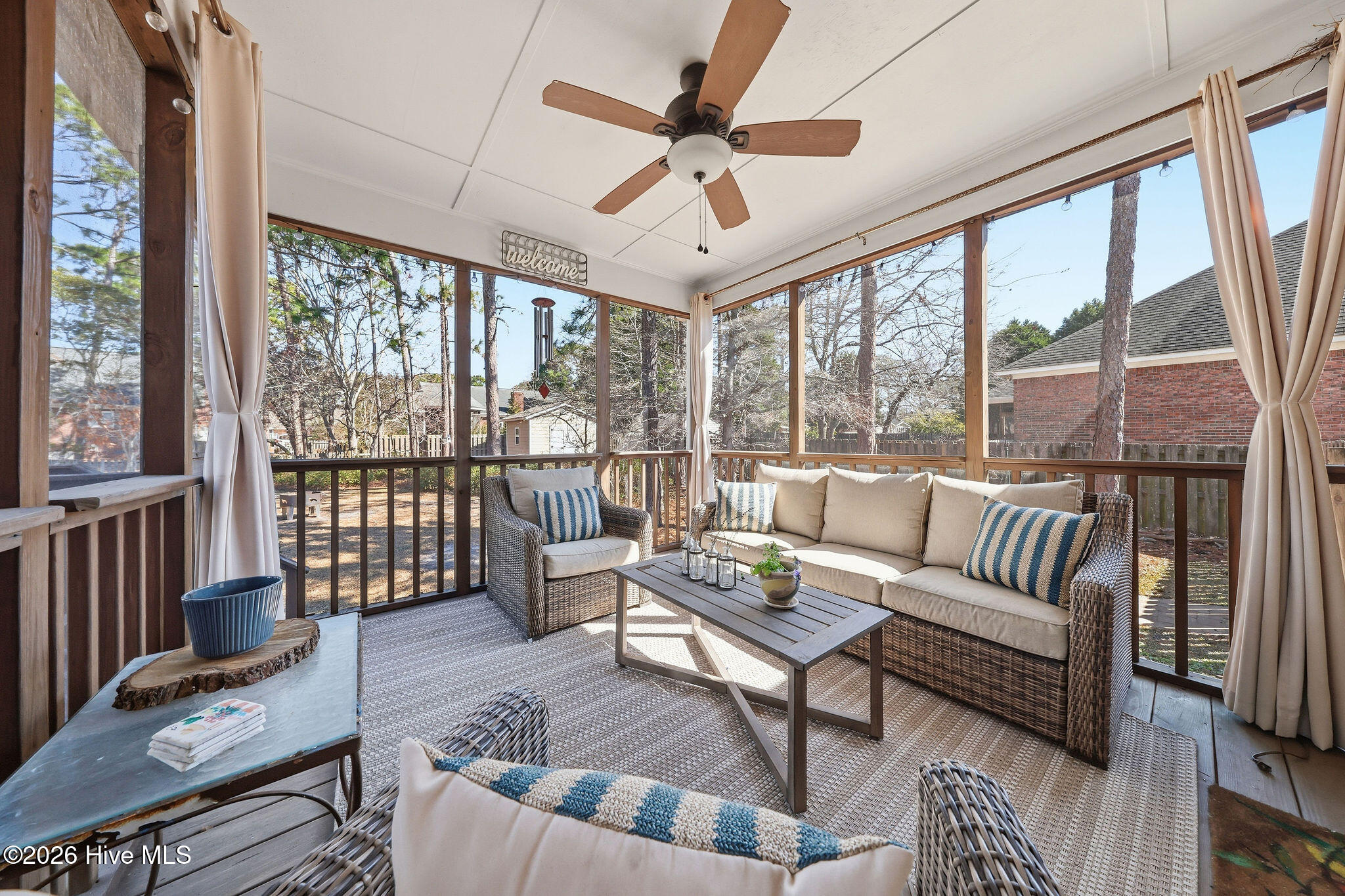 100556784 | Photo 33