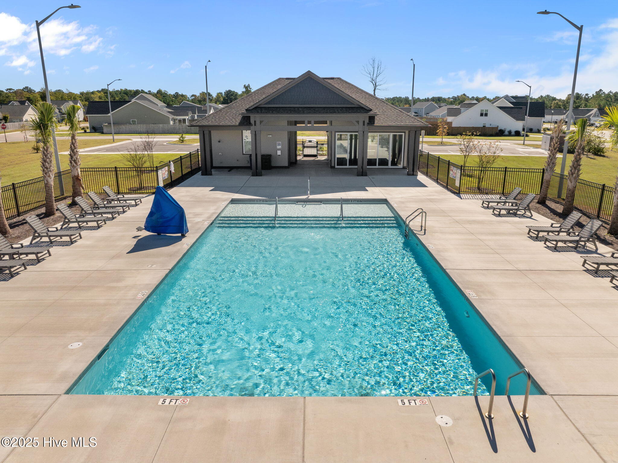 100536269 | Photo 51