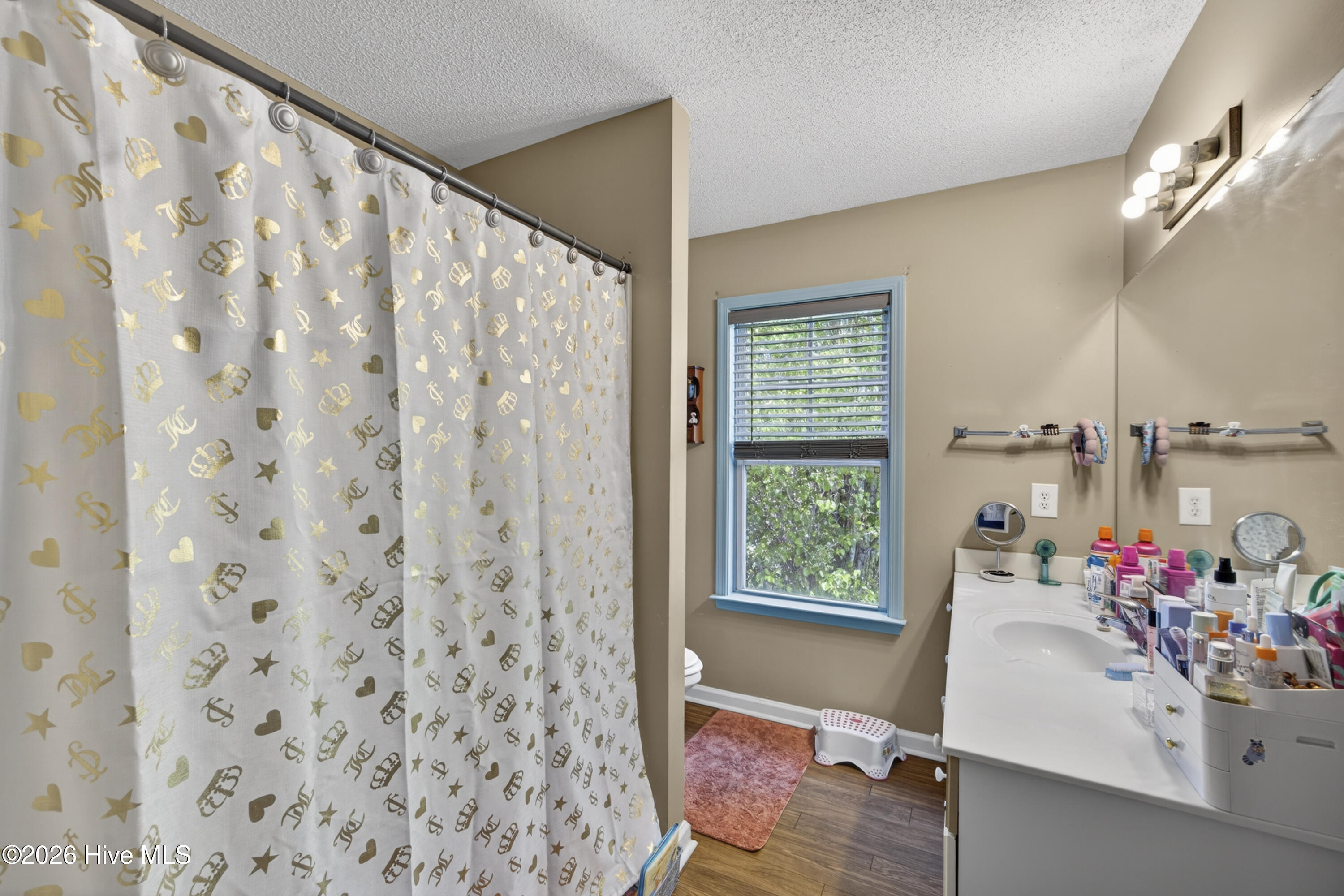 100567441 | Photo 13