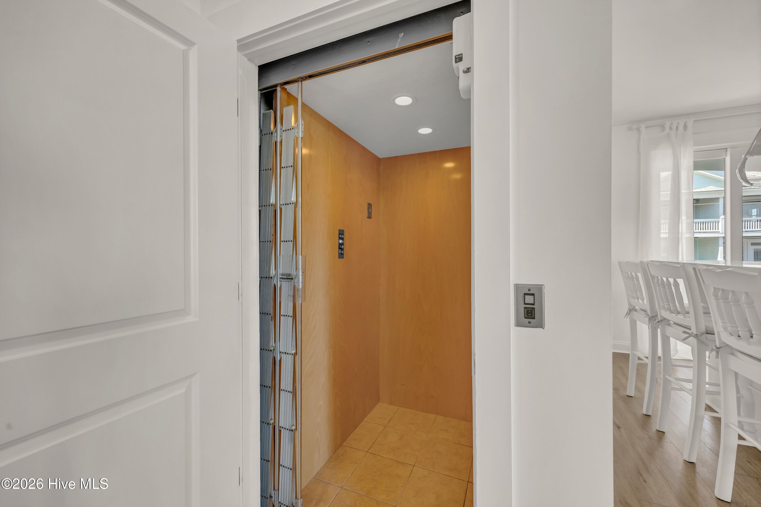 100554814 | Photo 14