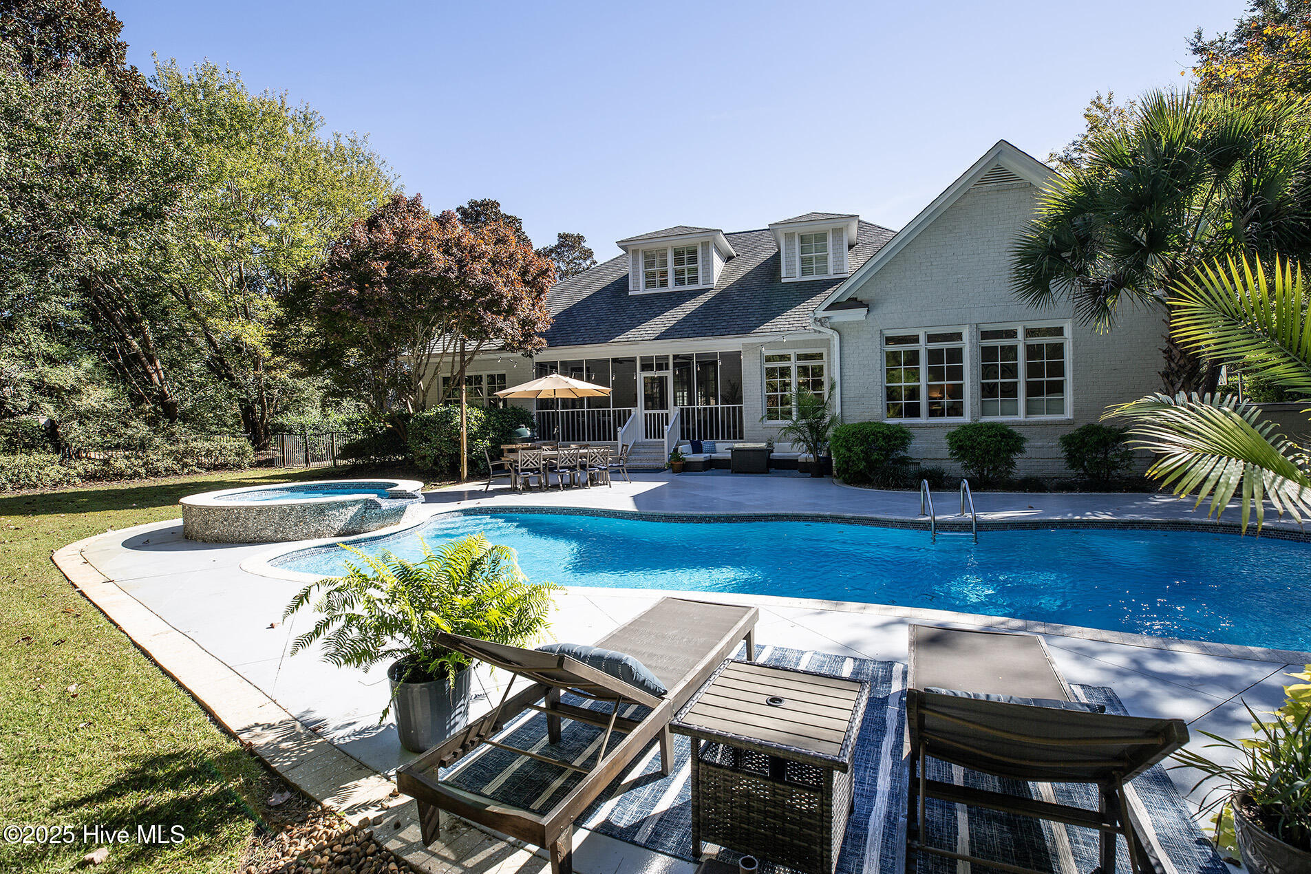 100541349 | Photo 62