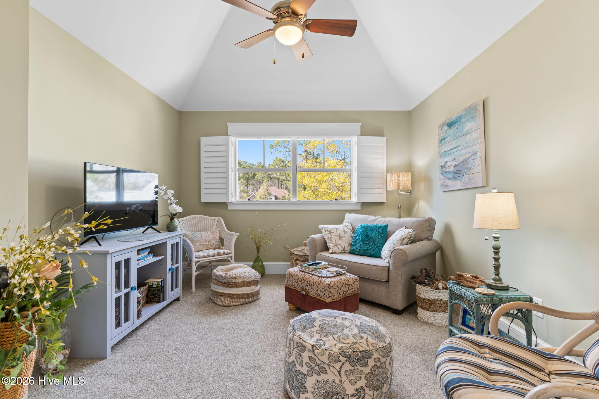 100560975 | Photo 37