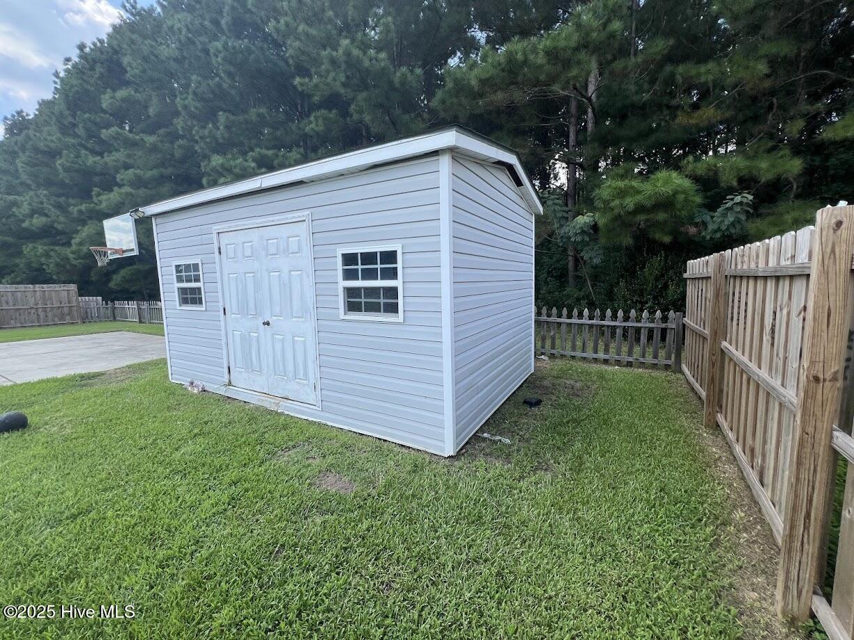 Homes for sale in Burgaw, NC | 206 Woodbine Ter, Burgaw, NC 28425 | MLS# 100525737