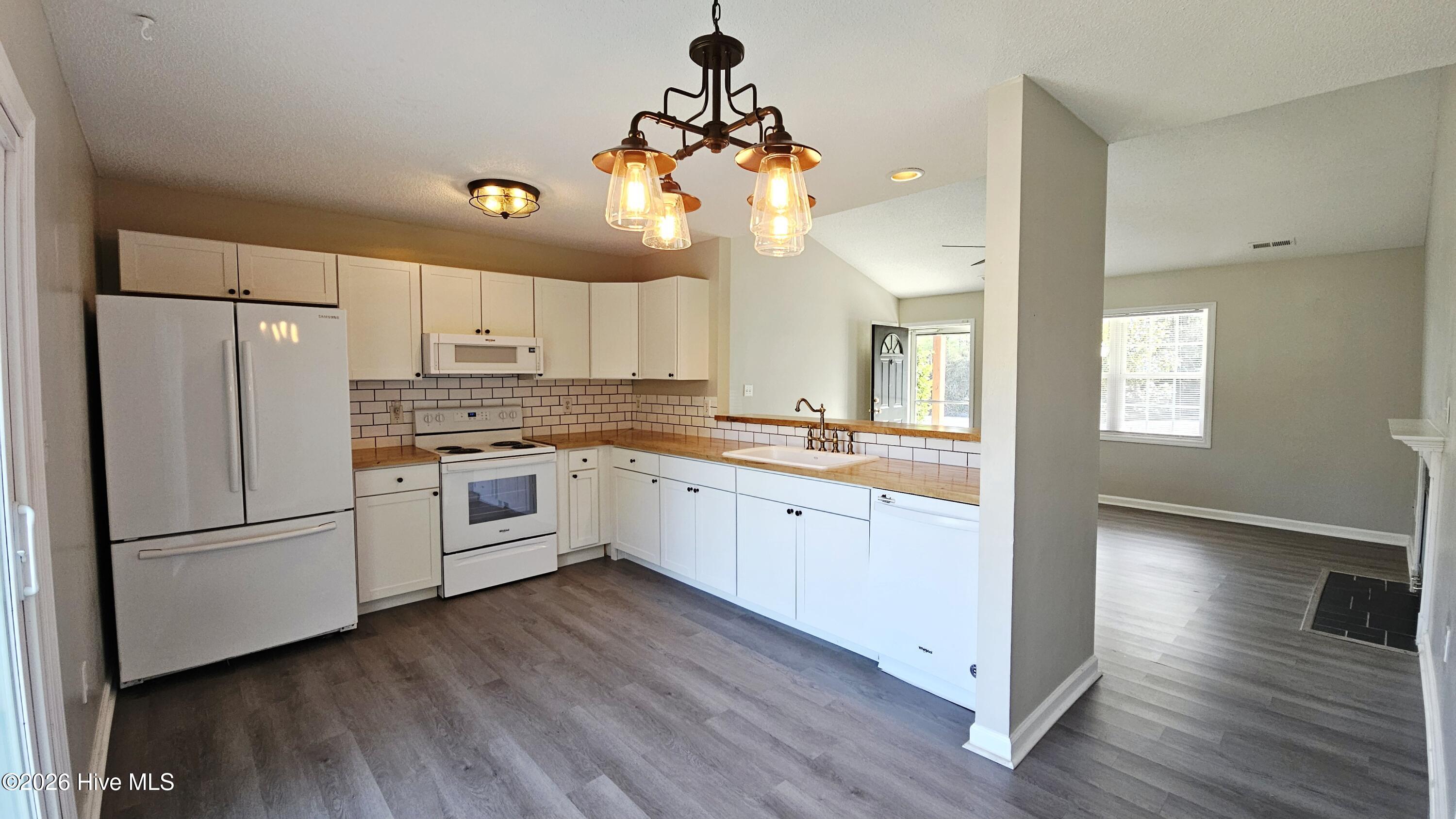 100561443 | Photo 10