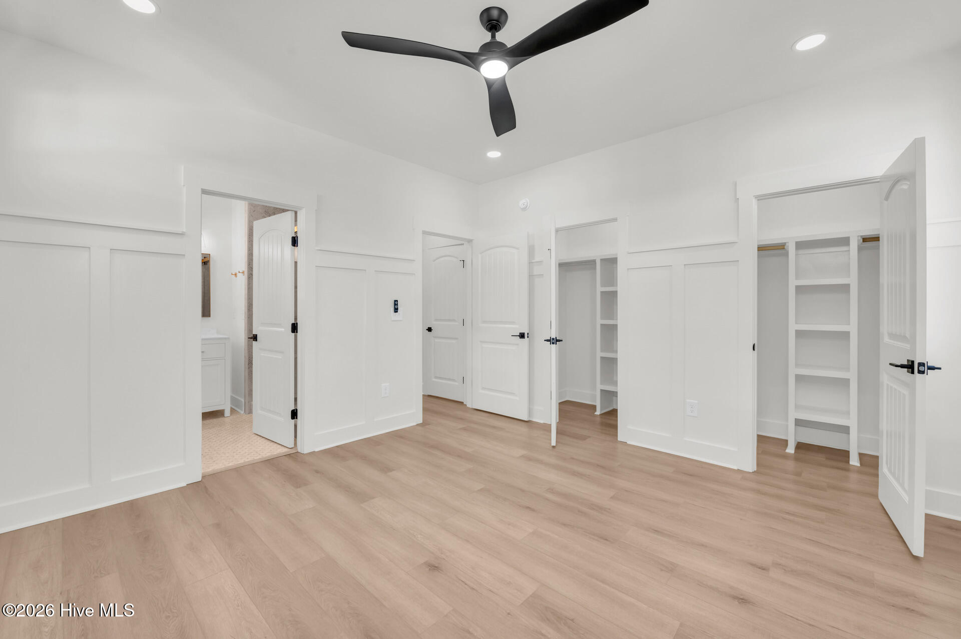 100547722 | Photo 14