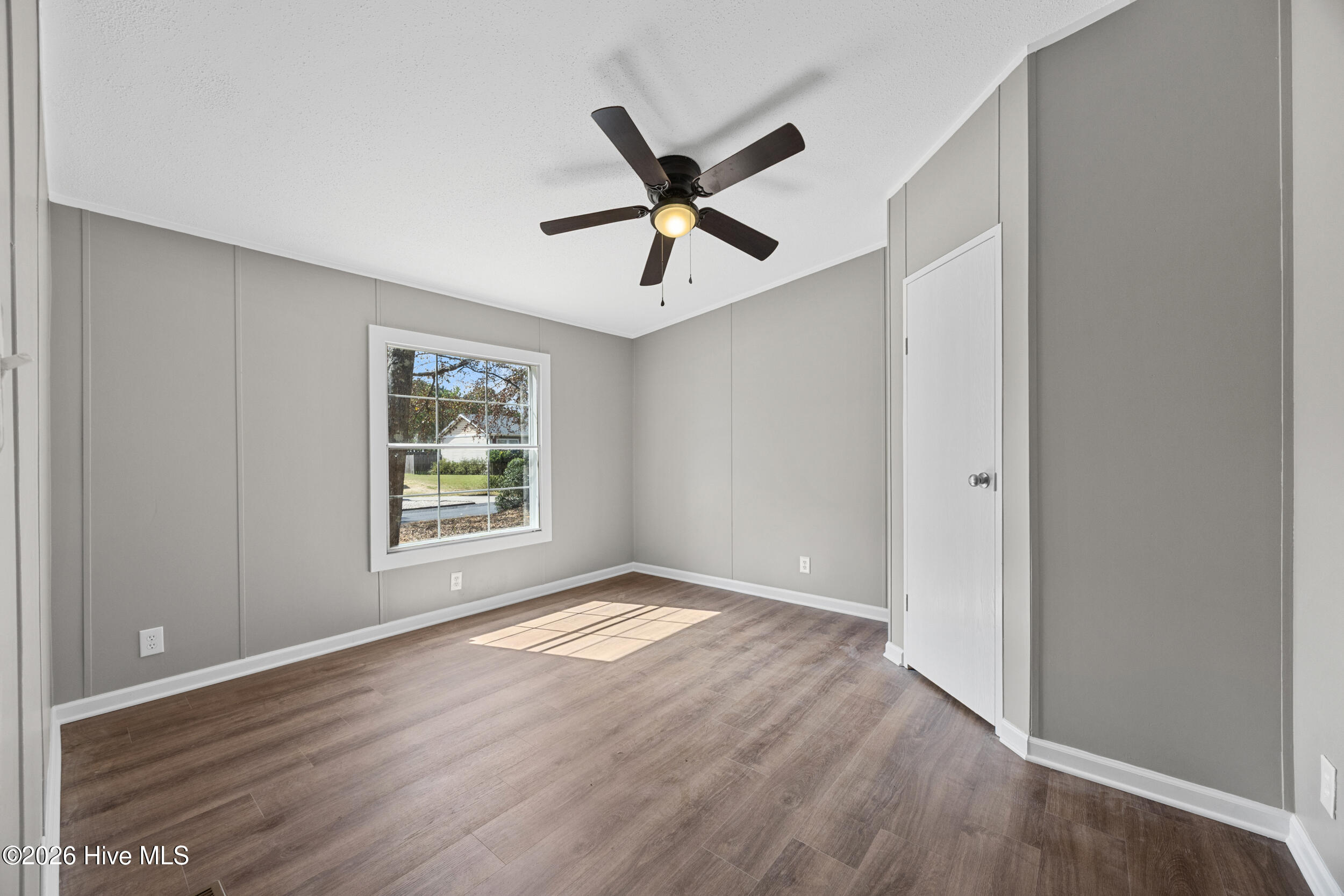 100560049 | Photo 24