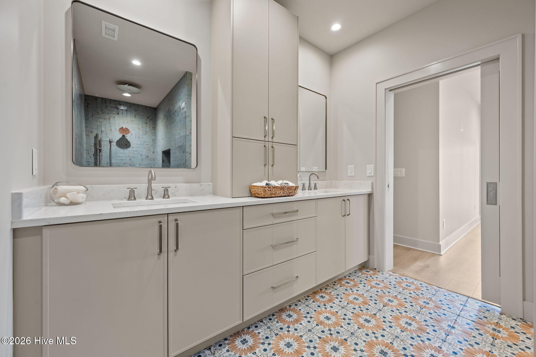 100552191 | Photo 62