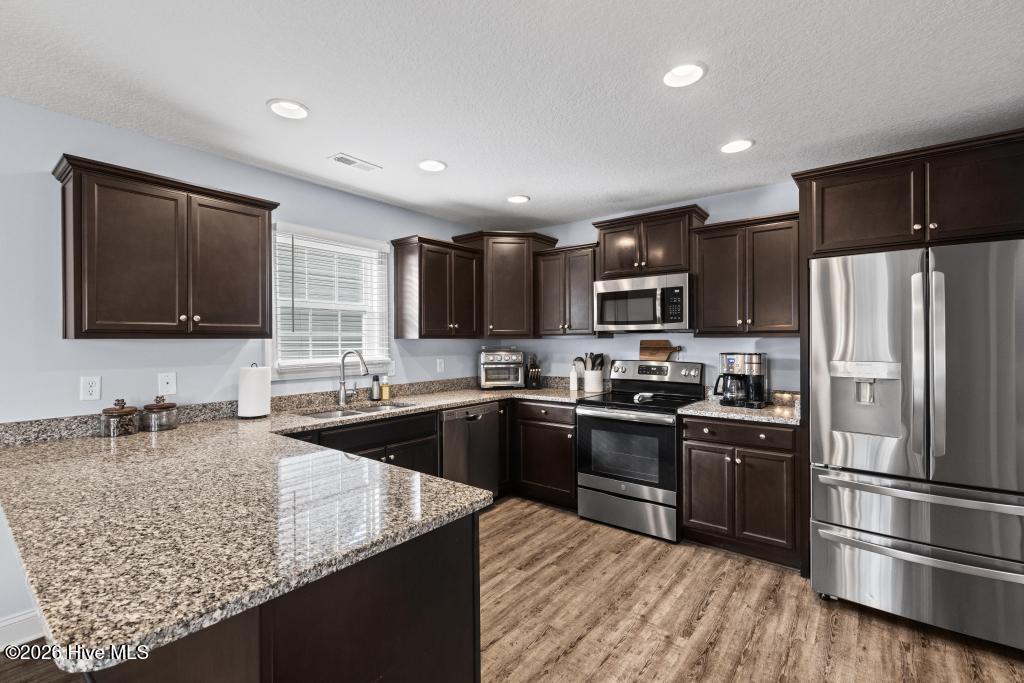 100560376 | Photo 17