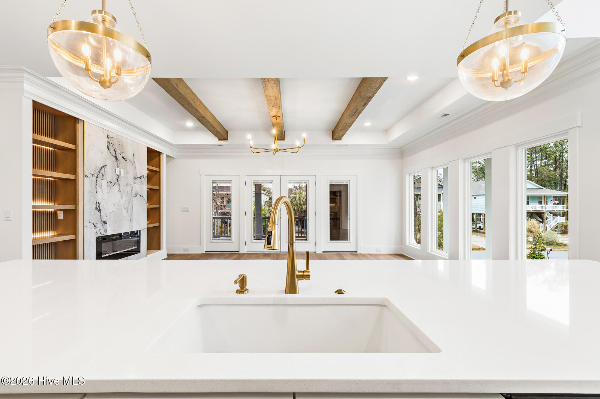 100516902 | Photo 19