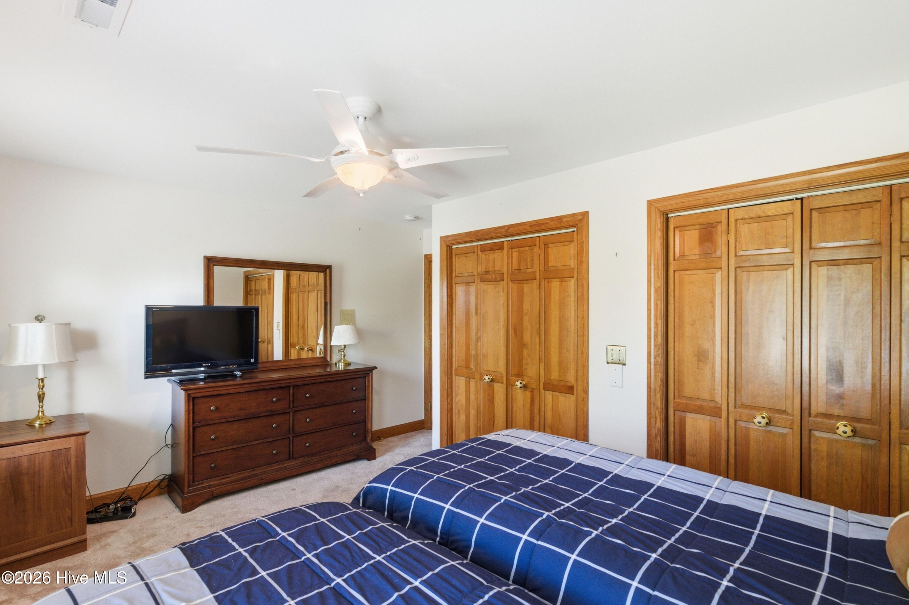 100566267 | Photo 32