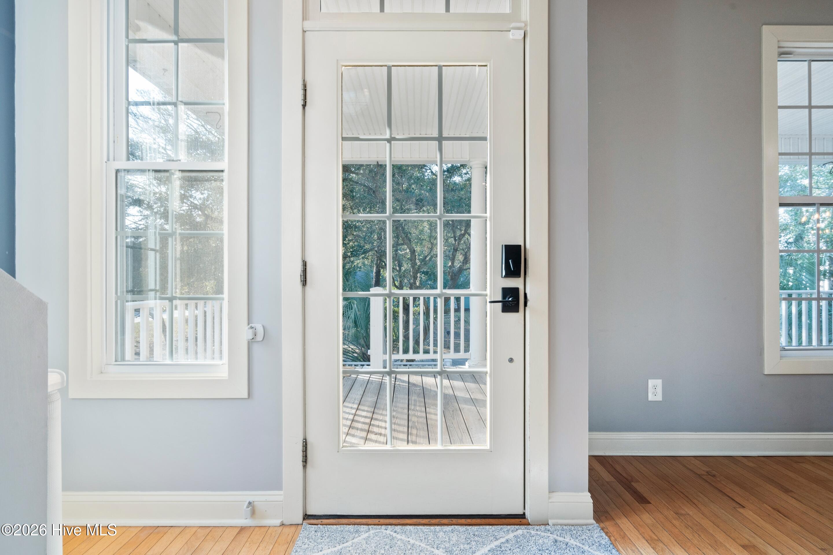 100549187 | Photo 19