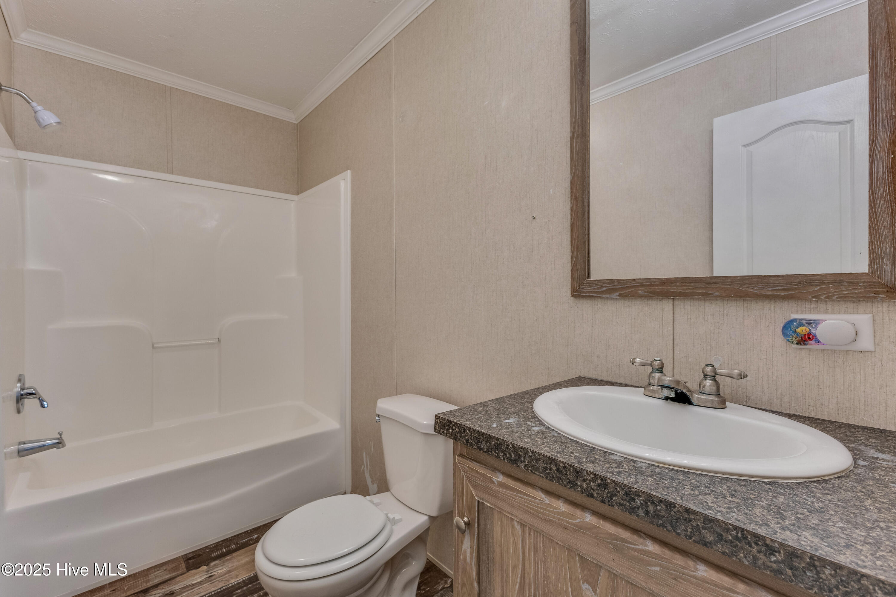 100517619 | Photo 96