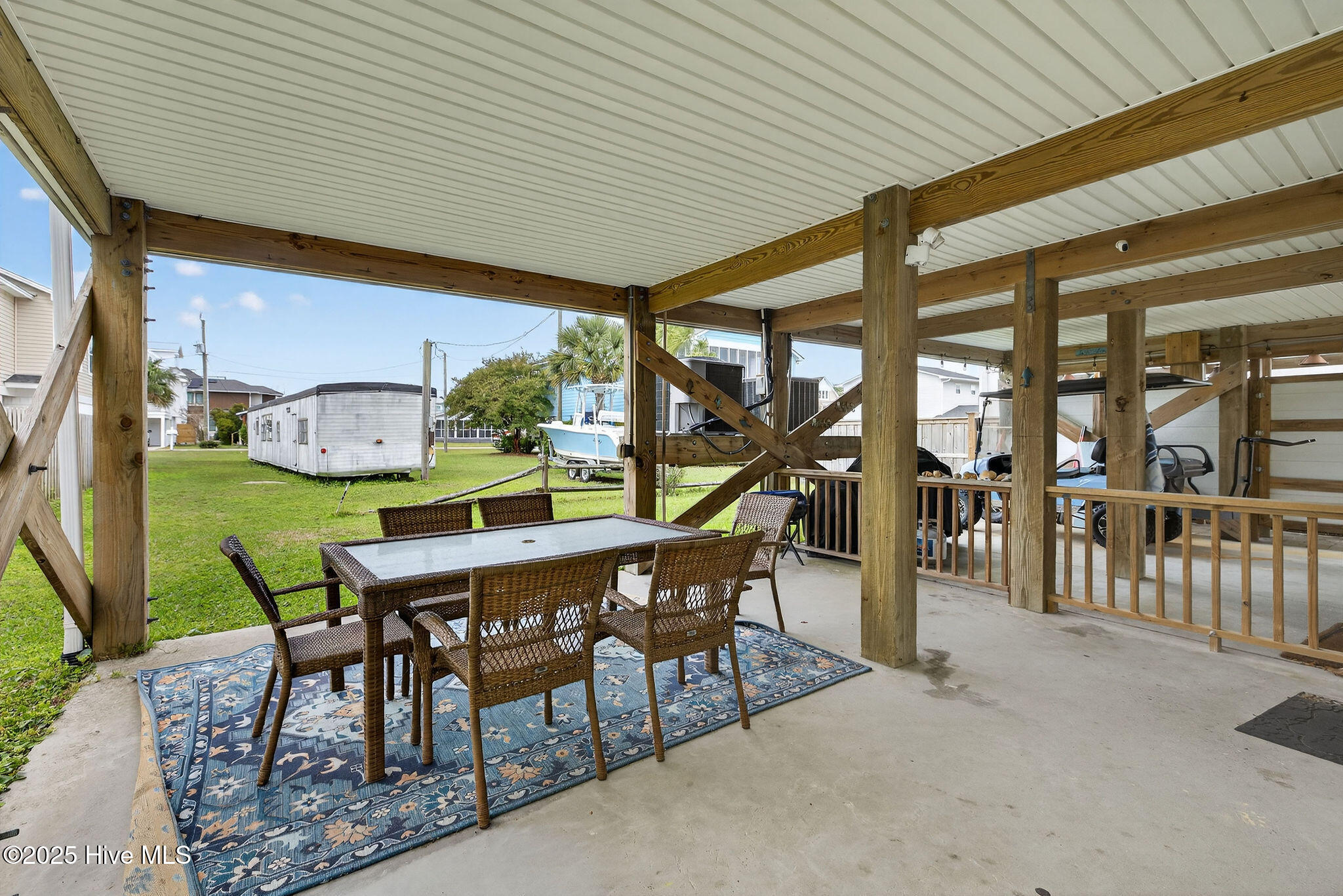 100536023 | Photo 36