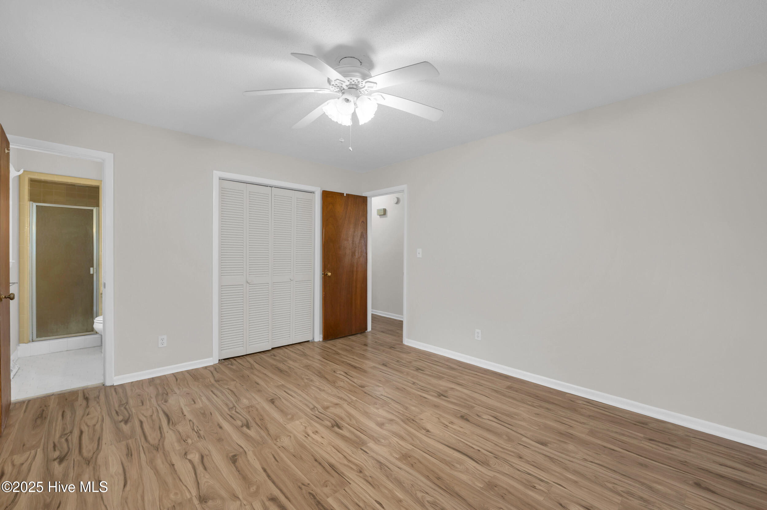 100533688 | Photo 22