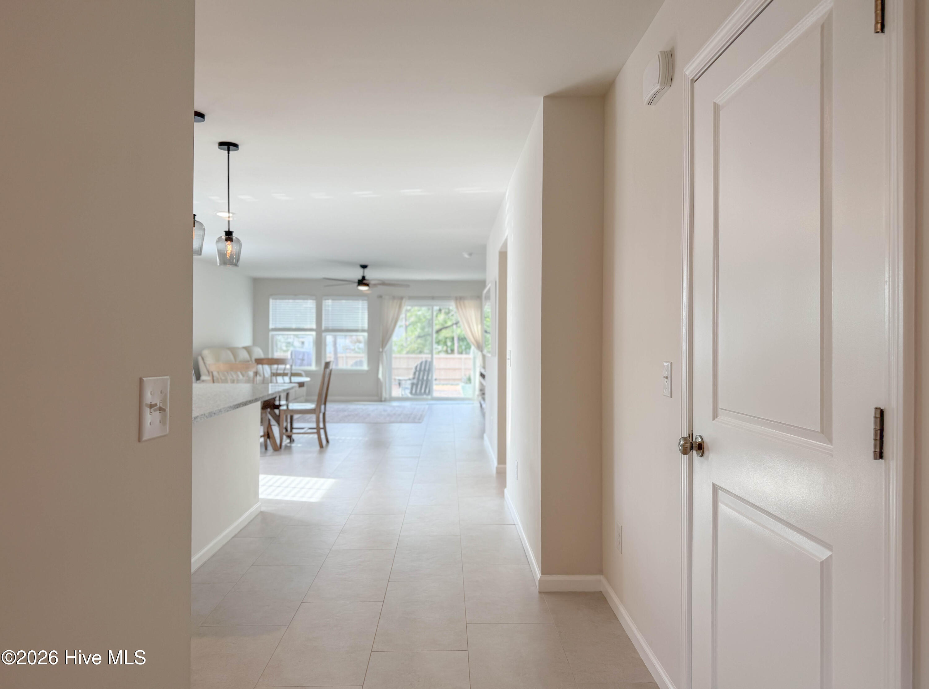 100548876 | Photo 11