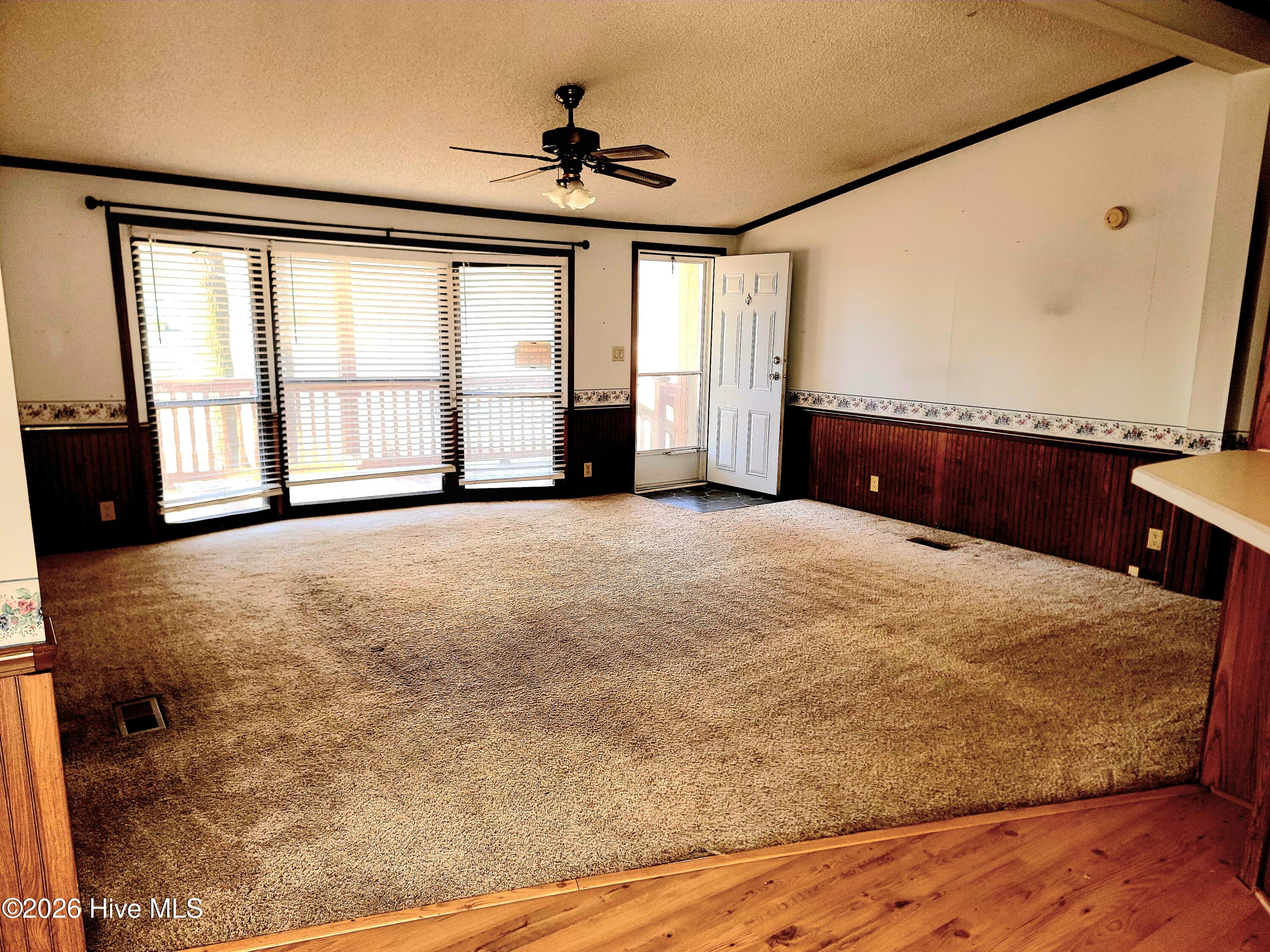 100551127 | Photo 31