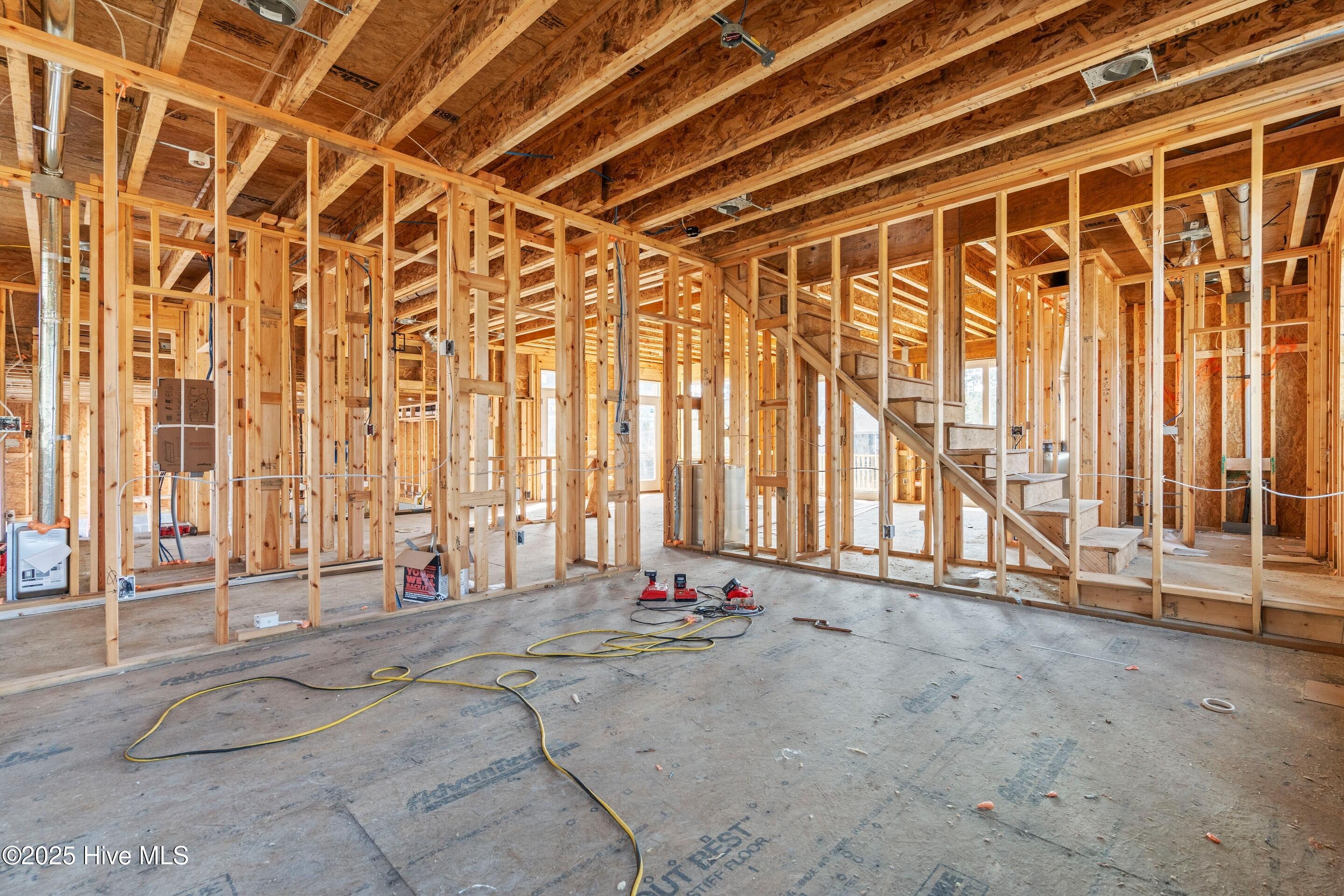 100543069 | Photo 47