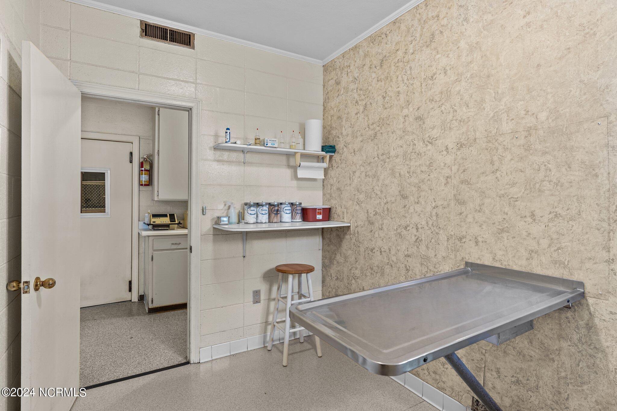 100517313 | Photo 24