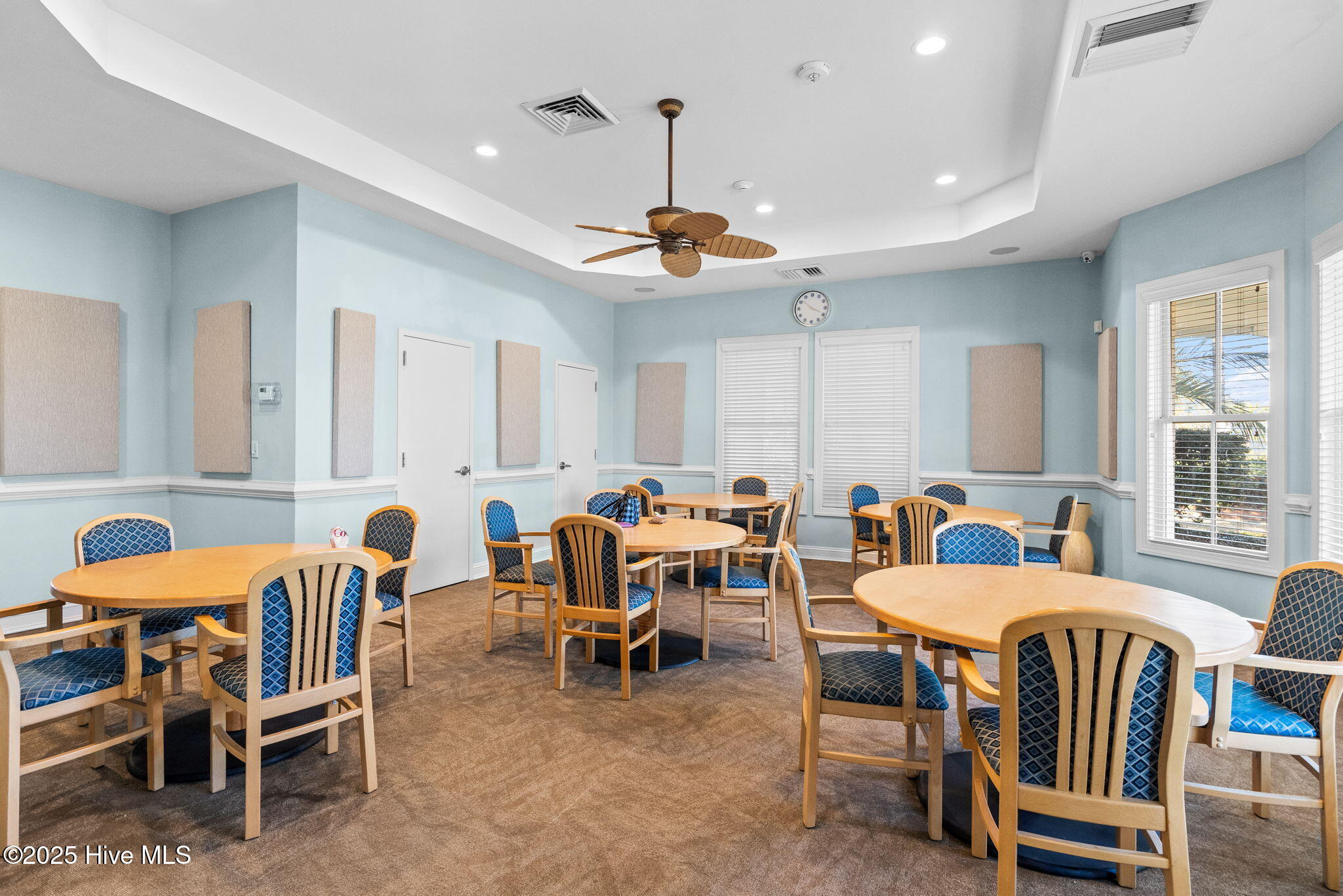 100538091 | Photo 70