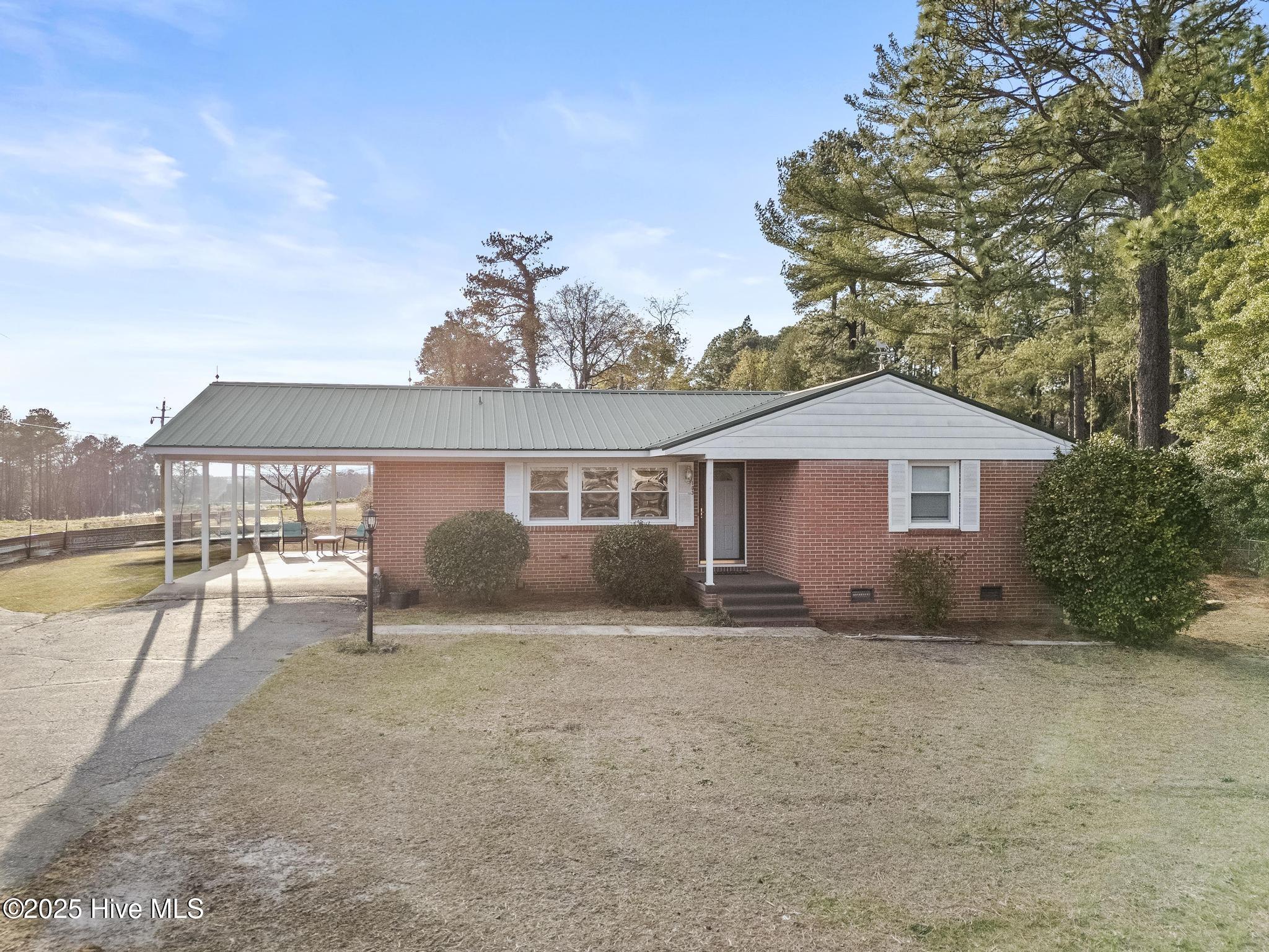 Homes for sale in Aberdeen, NC | 103 Pee Dee Rd, Aberdeen, NC 28315 | MLS# 100496438