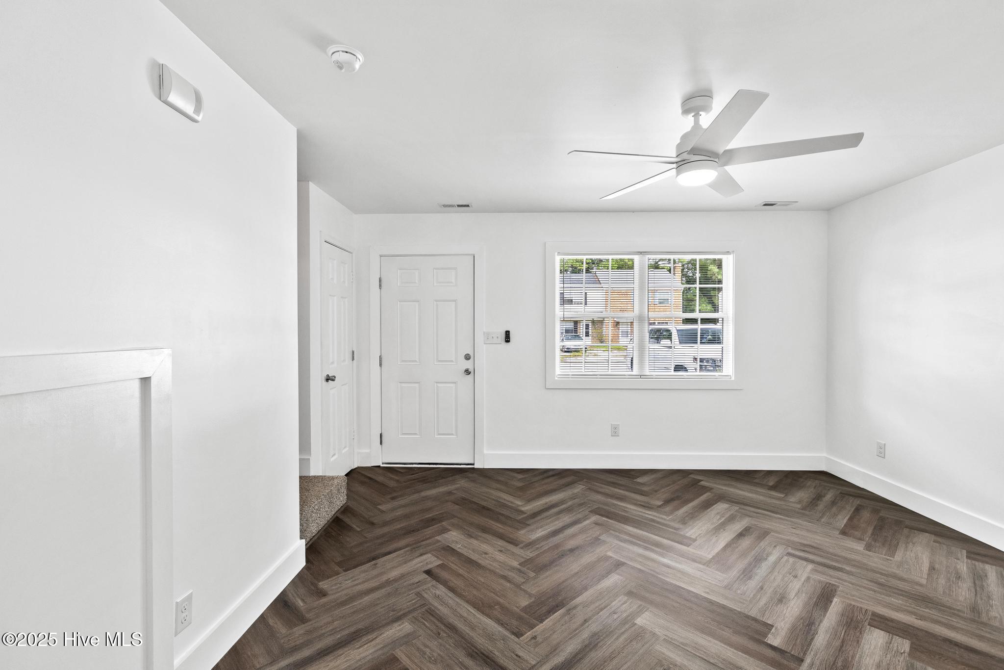 411 Myrtlewood Circle, Jacksonville, NC 28546 – photo 5: 425A1573