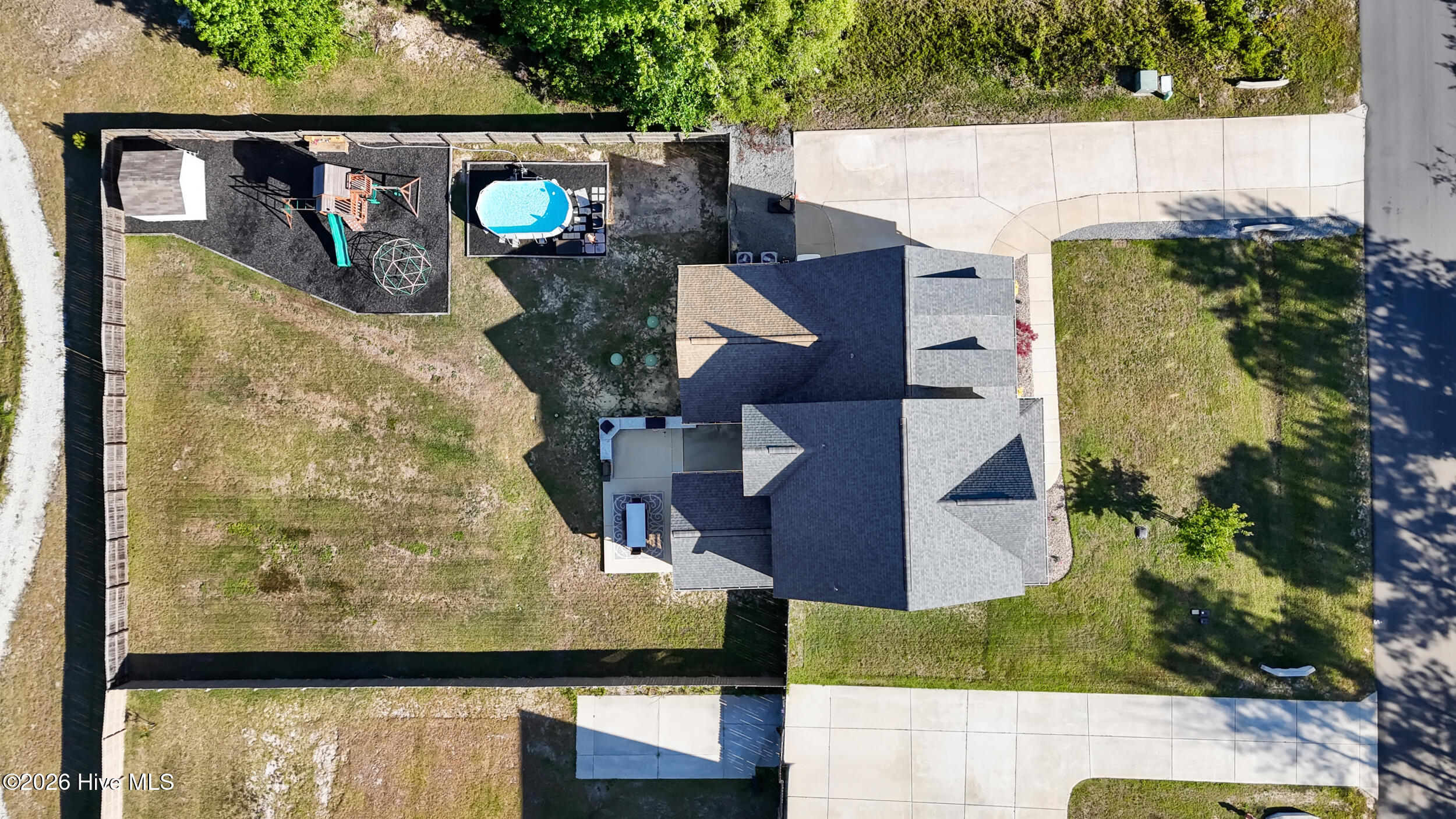 100569391 | Photo 57