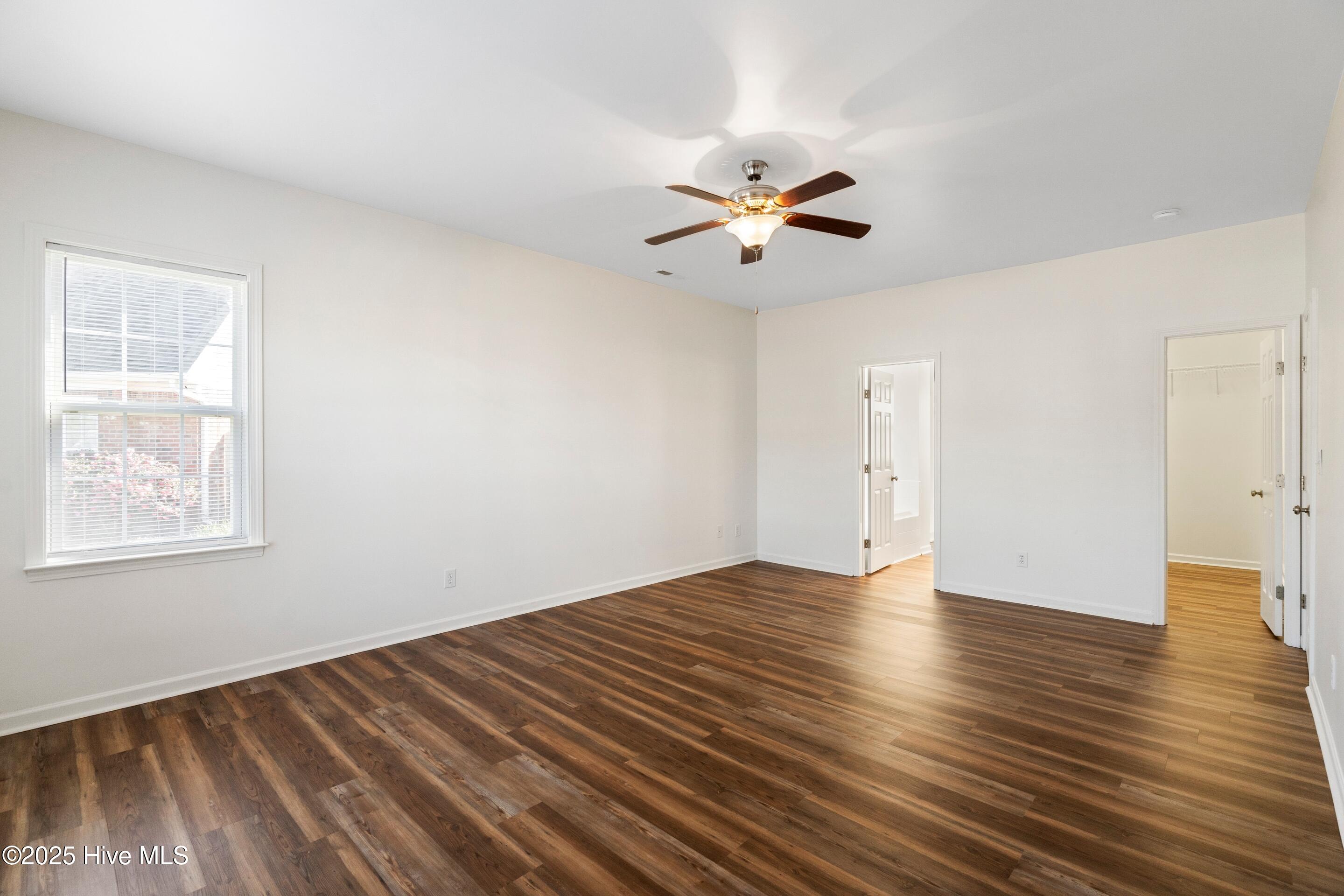 100542341 | Photo 36