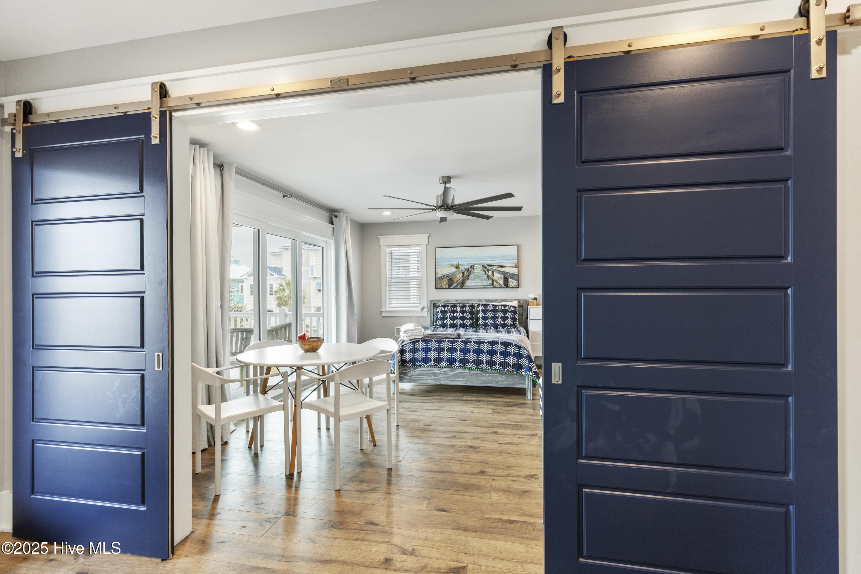 100504726 | Photo 35