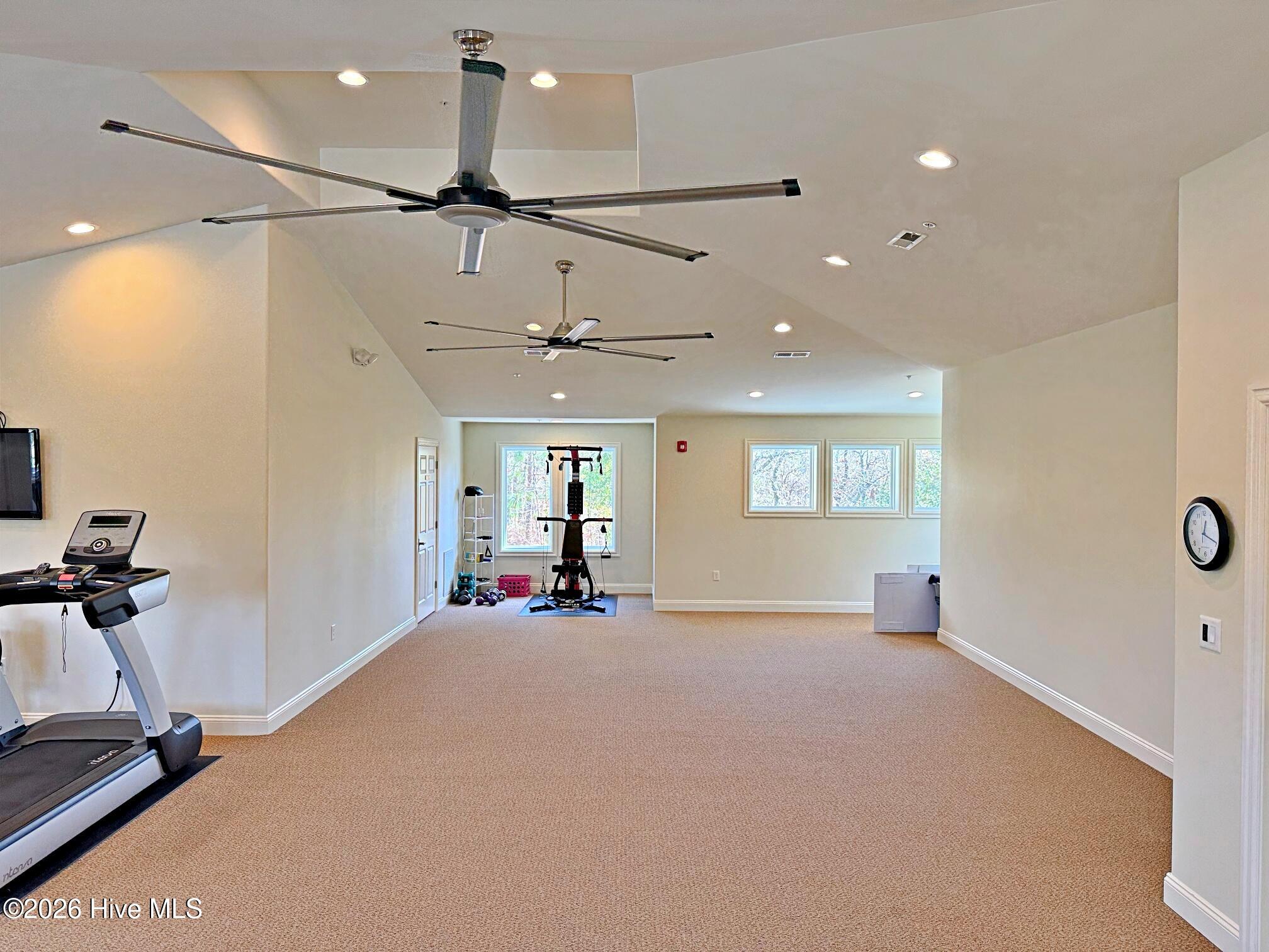 100537171 | Photo 32