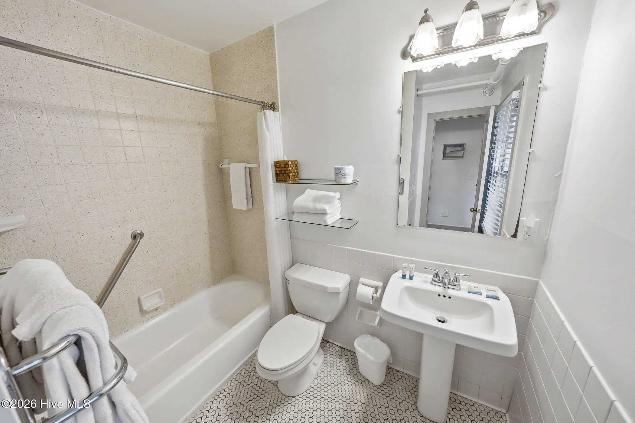 6715 S Croatan Highway, Nags Head, NC, 27959