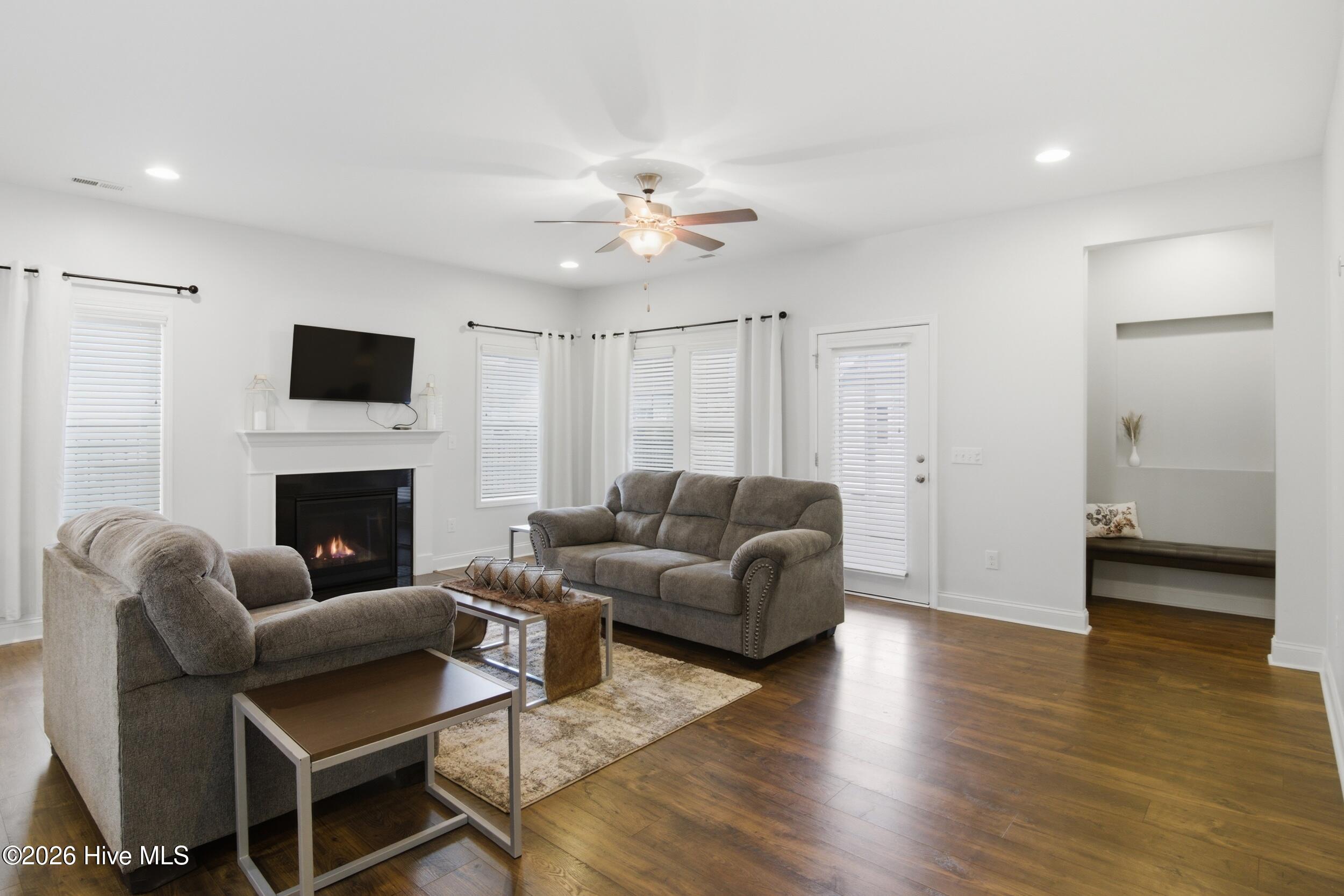 100556252 | Photo 18